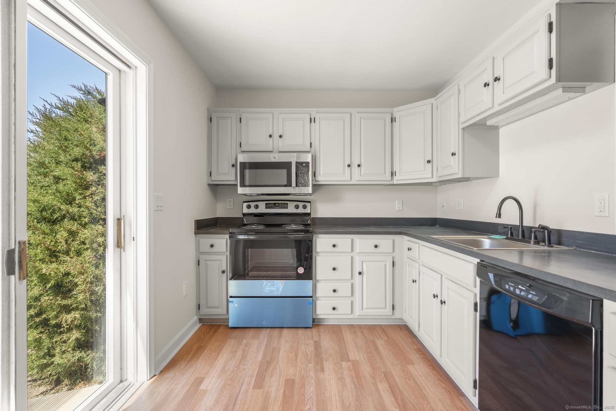 23 Plymouth Court #23, Clinton, Connecticut image 10