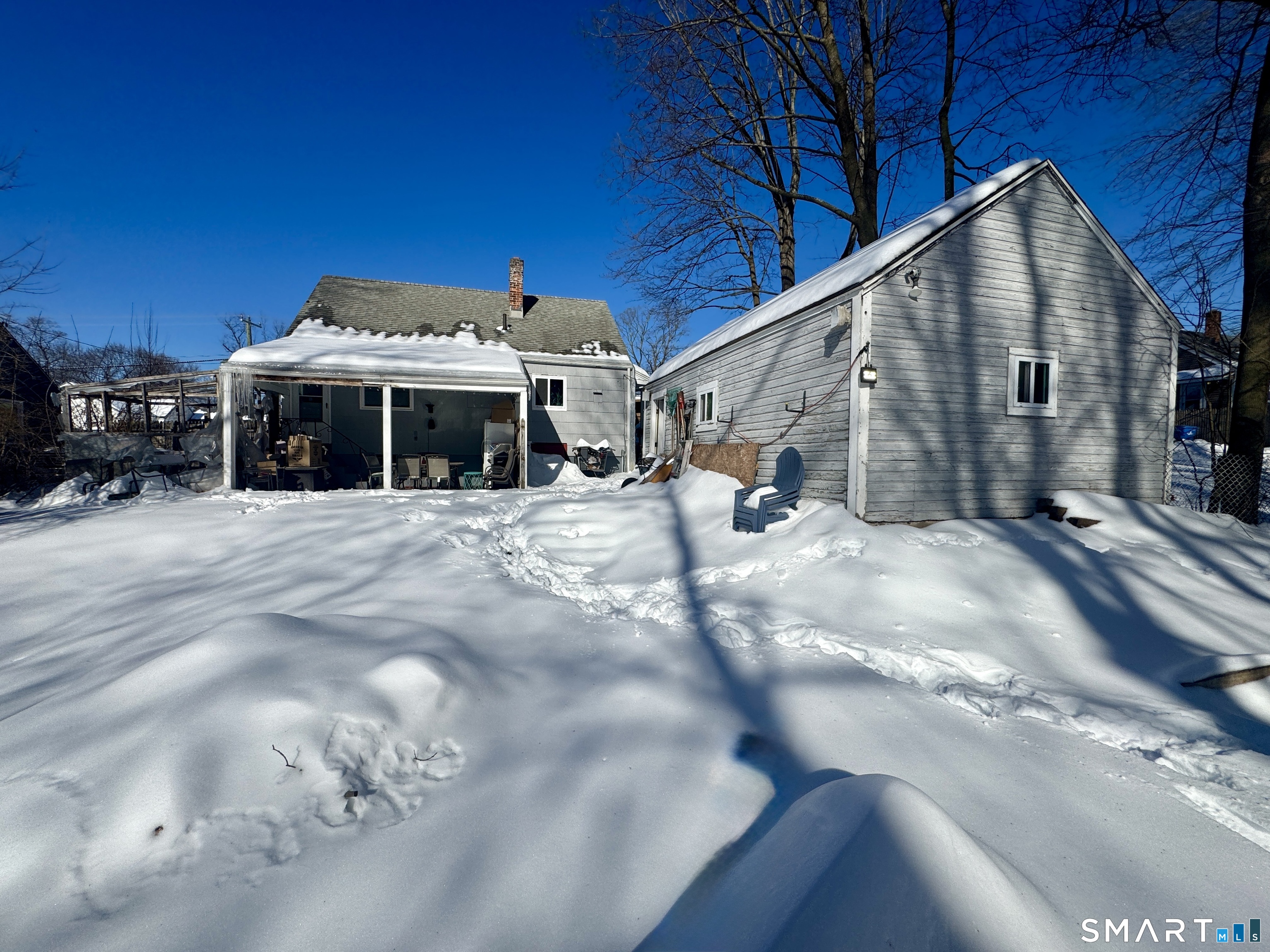 84 Middle Turnpike West