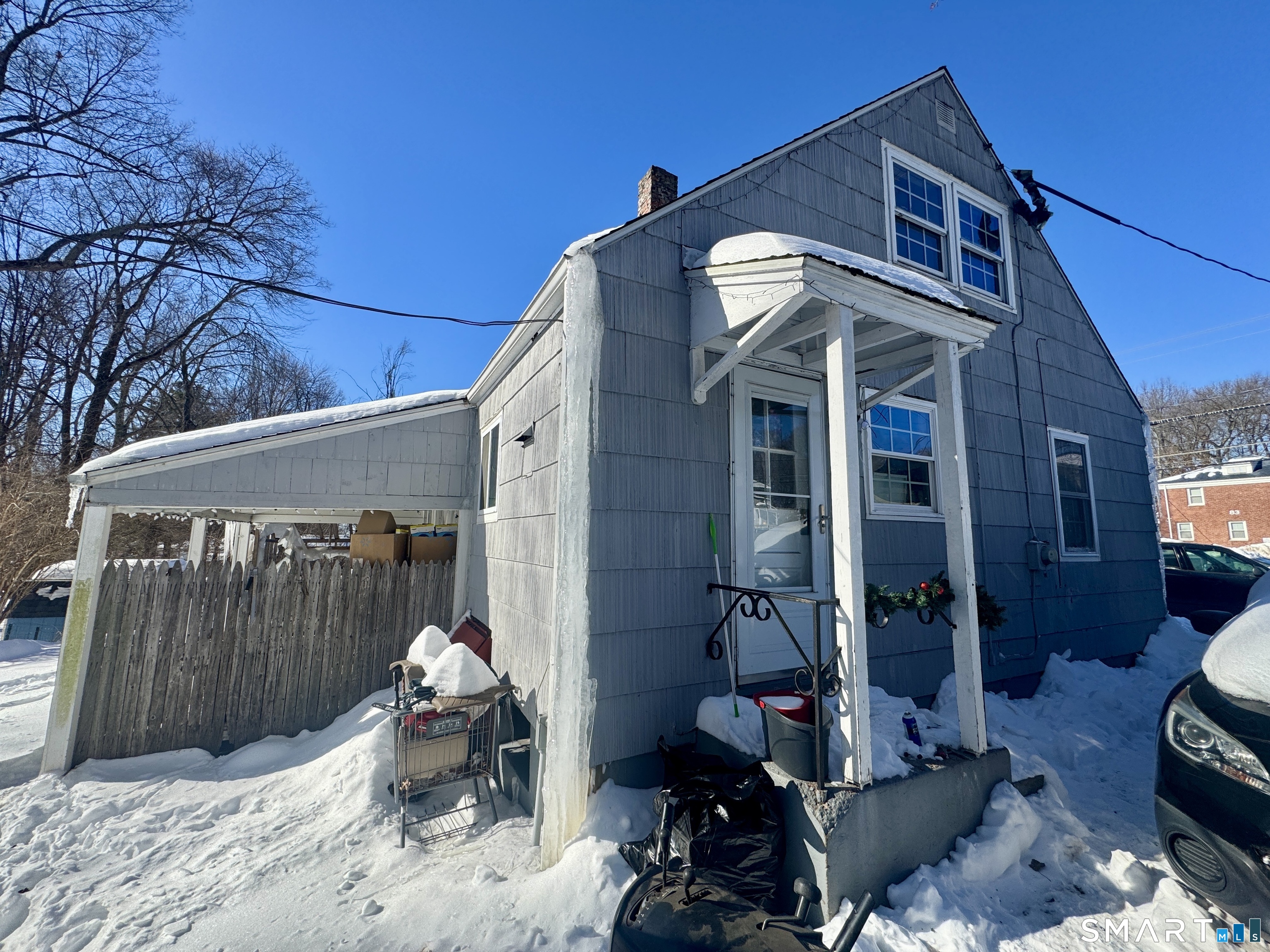 84 Middle Turnpike West