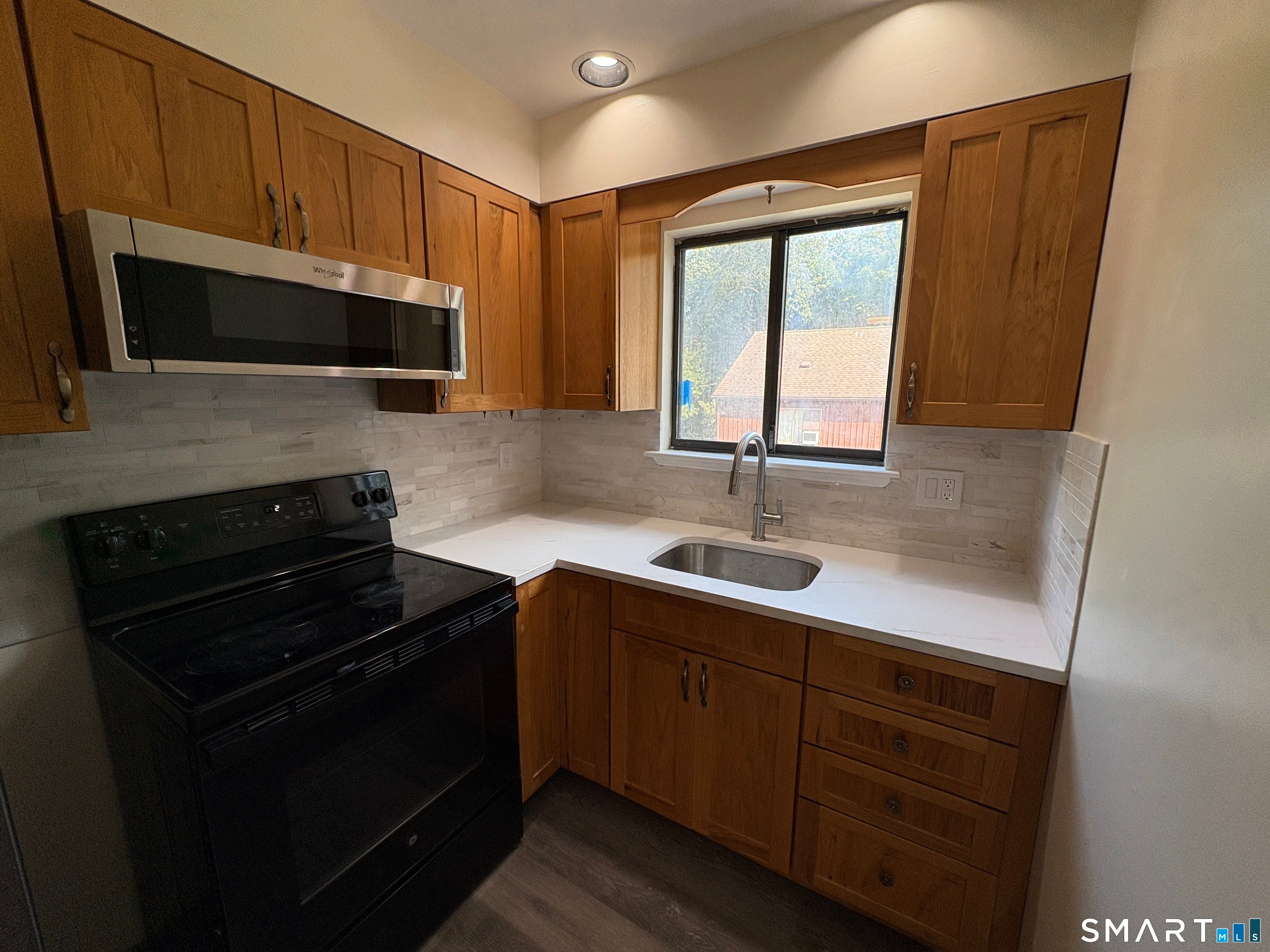 28-32 Starr Avenue 9