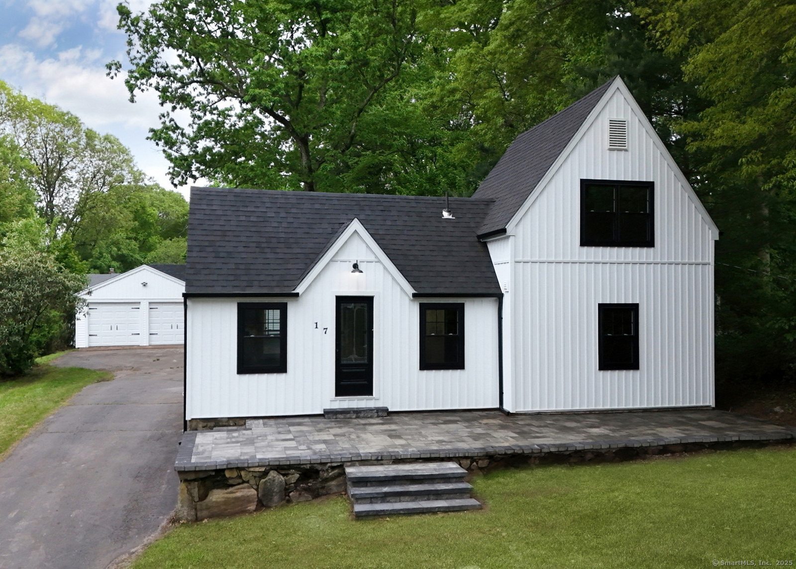 17 Hills Avenue, East Hampton, Connecticut image 1