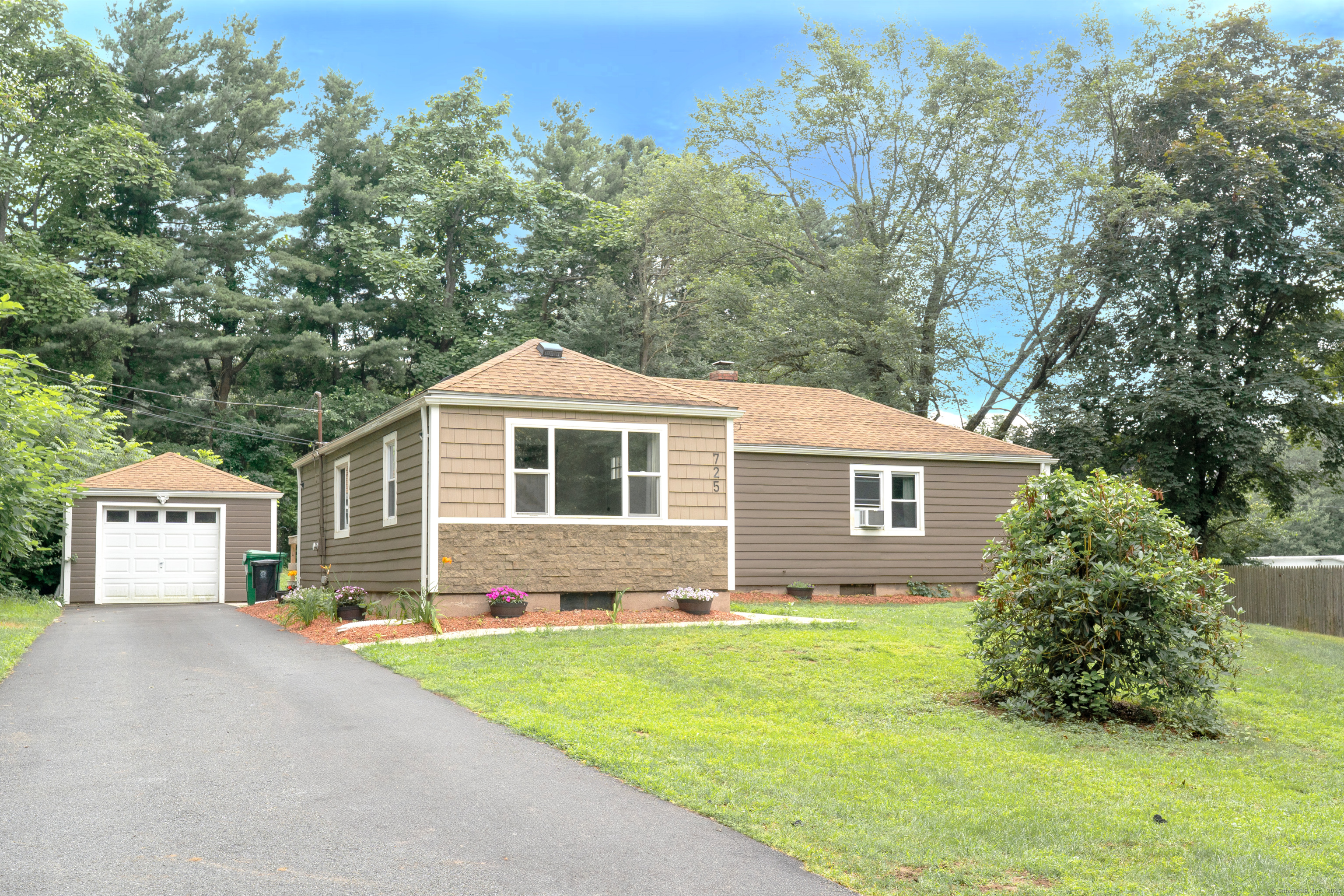 725 Lombard Road