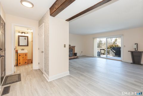 Condo For Sale - 24 Woods Way #122A<br/> Litchfield County, Woodbury, CT 06798