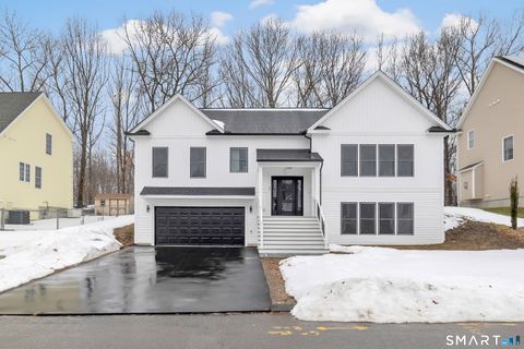 Homes For Sale - 32 Larovera Terrace<br/> Ansonia, CT 06401