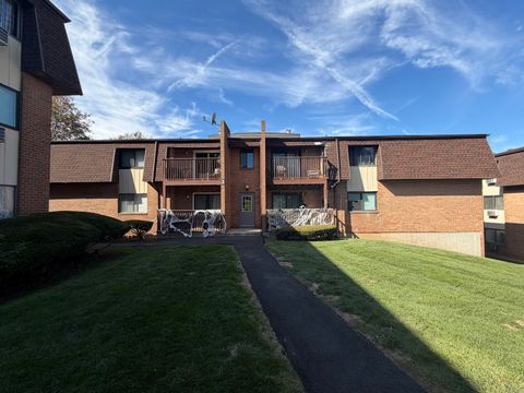 Photo of 581 Crown Street #63, Meriden, CT 06450 (MLS # 24134389)