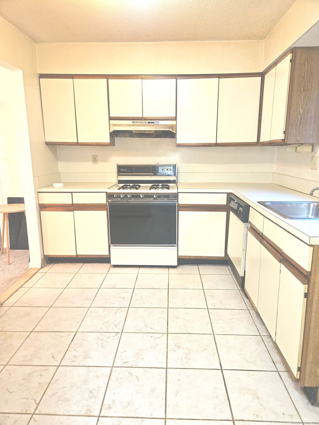 Photo of 38 Sutton Place #38, Bloomfield, CT 06002 (MLS # 24142723)