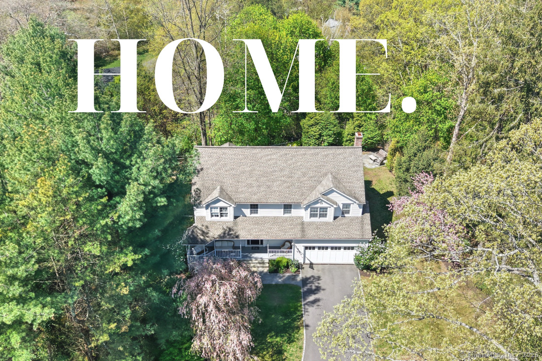 Lakewood Drive, Fairfield, Connecticut - 5 Bedrooms  
4 Bathrooms  
9 Rooms - 