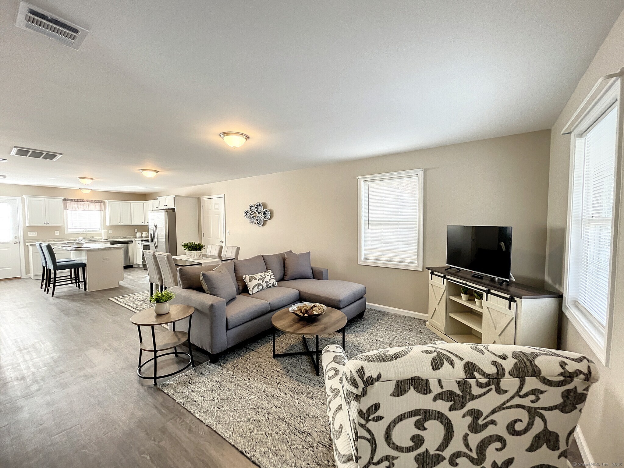 Norwich Road 35, Salem, Connecticut - 1 Bedrooms  
1 Bathrooms  
4 Rooms - 
