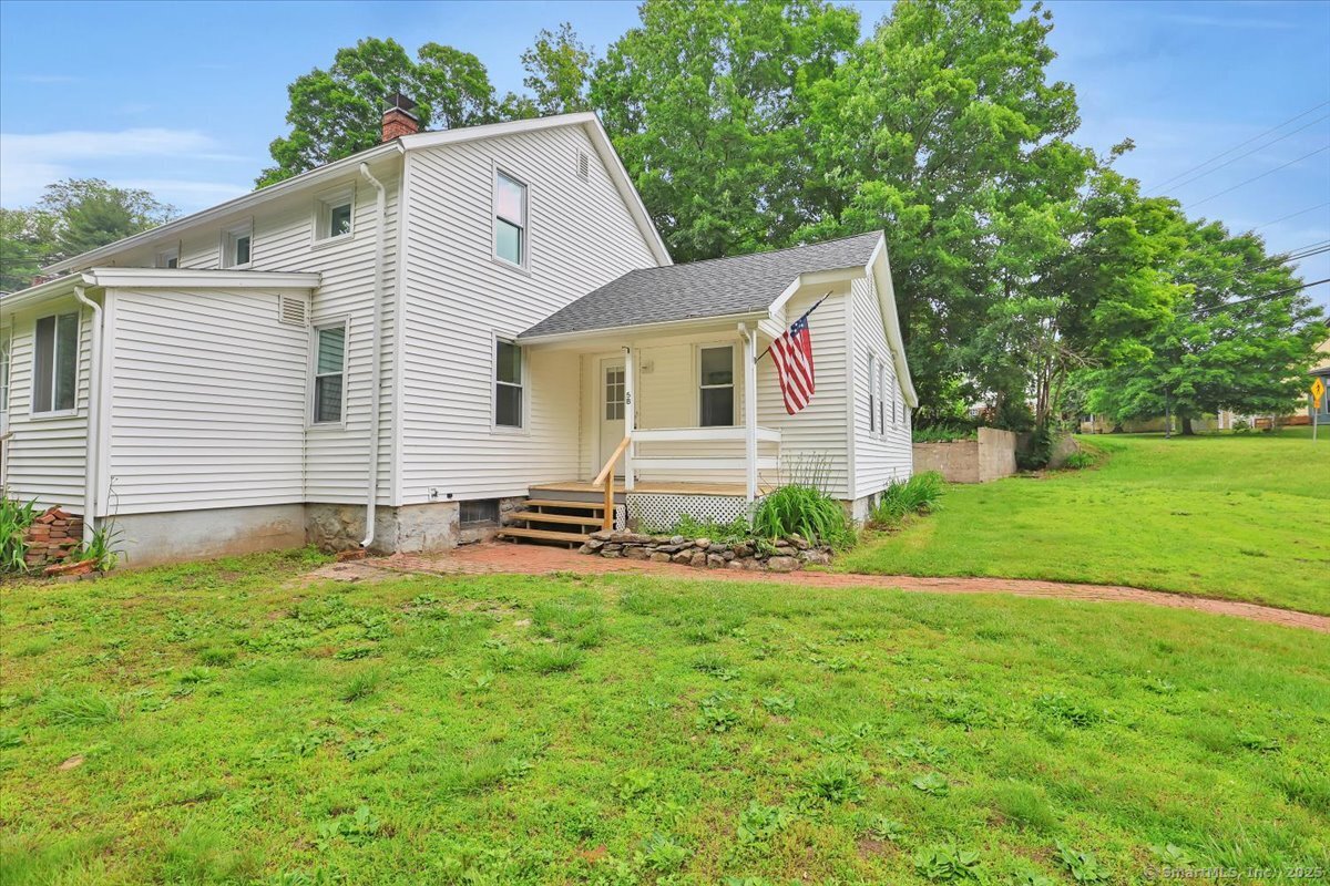 Rental Property at Brook Street B, New Hartford, Connecticut - Bedrooms: 2 
Bathrooms: 1 
Rooms: 5  - $1,750 MO.