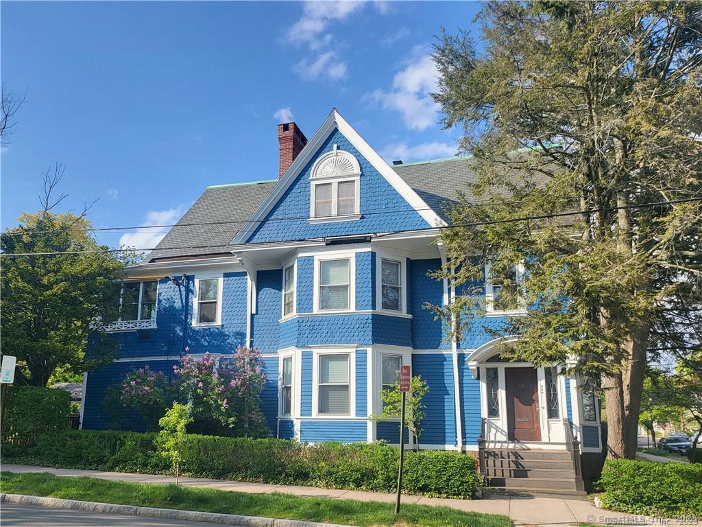 Lawrence Street, New Haven, Connecticut - 4 Bedrooms  
4 Bathrooms  
9 Rooms - 