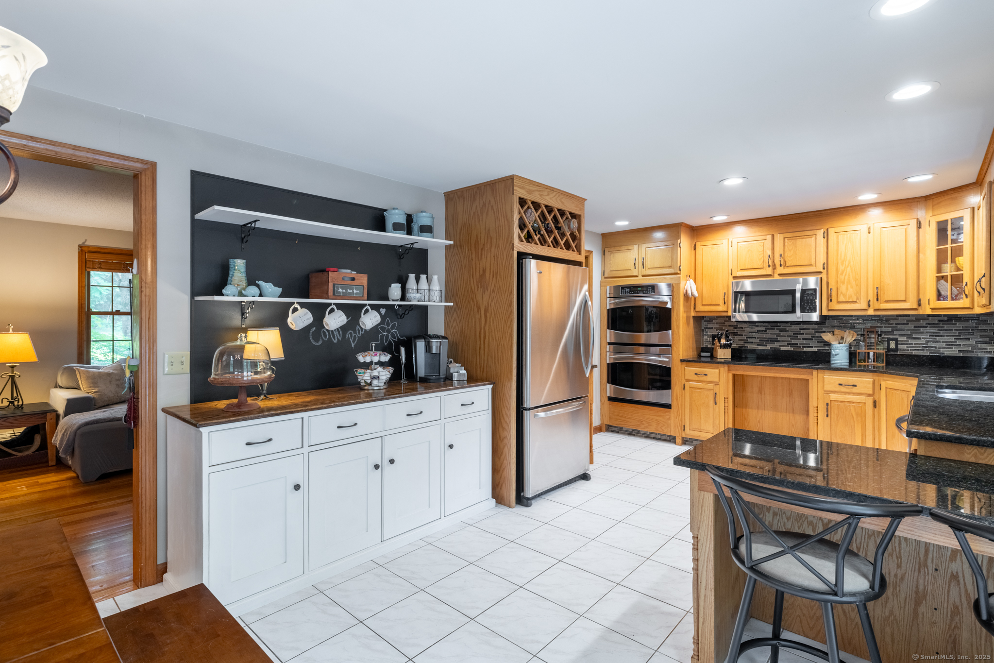 Andover, Connecticut 06232, United States, 5 Bedrooms Bedrooms, ,3 BathroomsBathrooms,Residential,Pending,186236