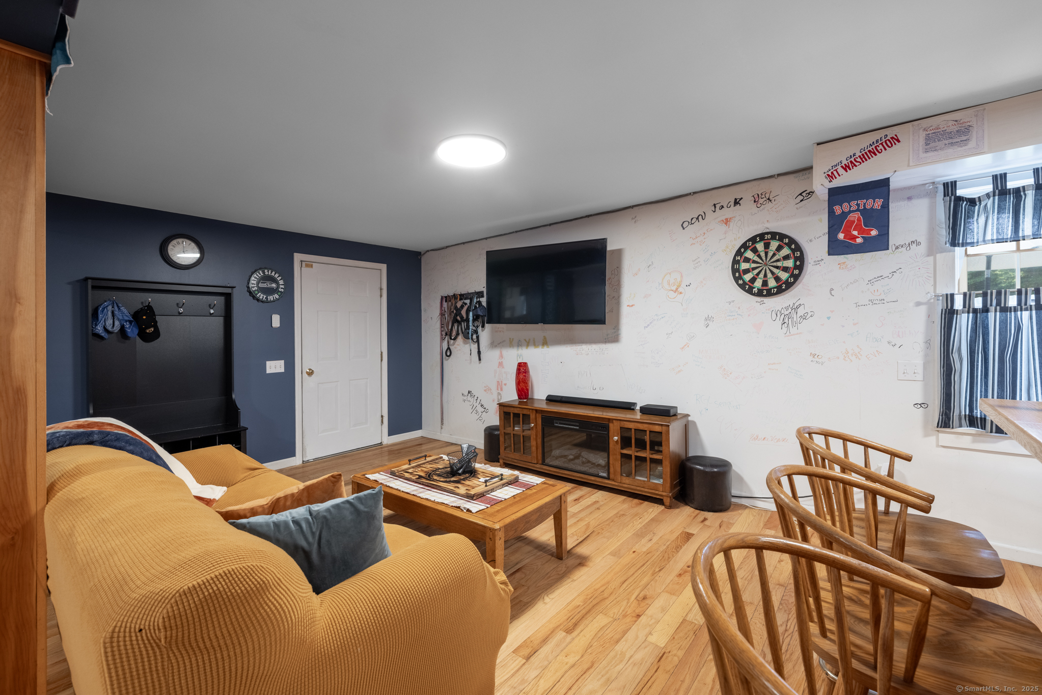 Andover, Connecticut 06232, United States, 5 Bedrooms Bedrooms, ,3 BathroomsBathrooms,Residential,Pending,186236