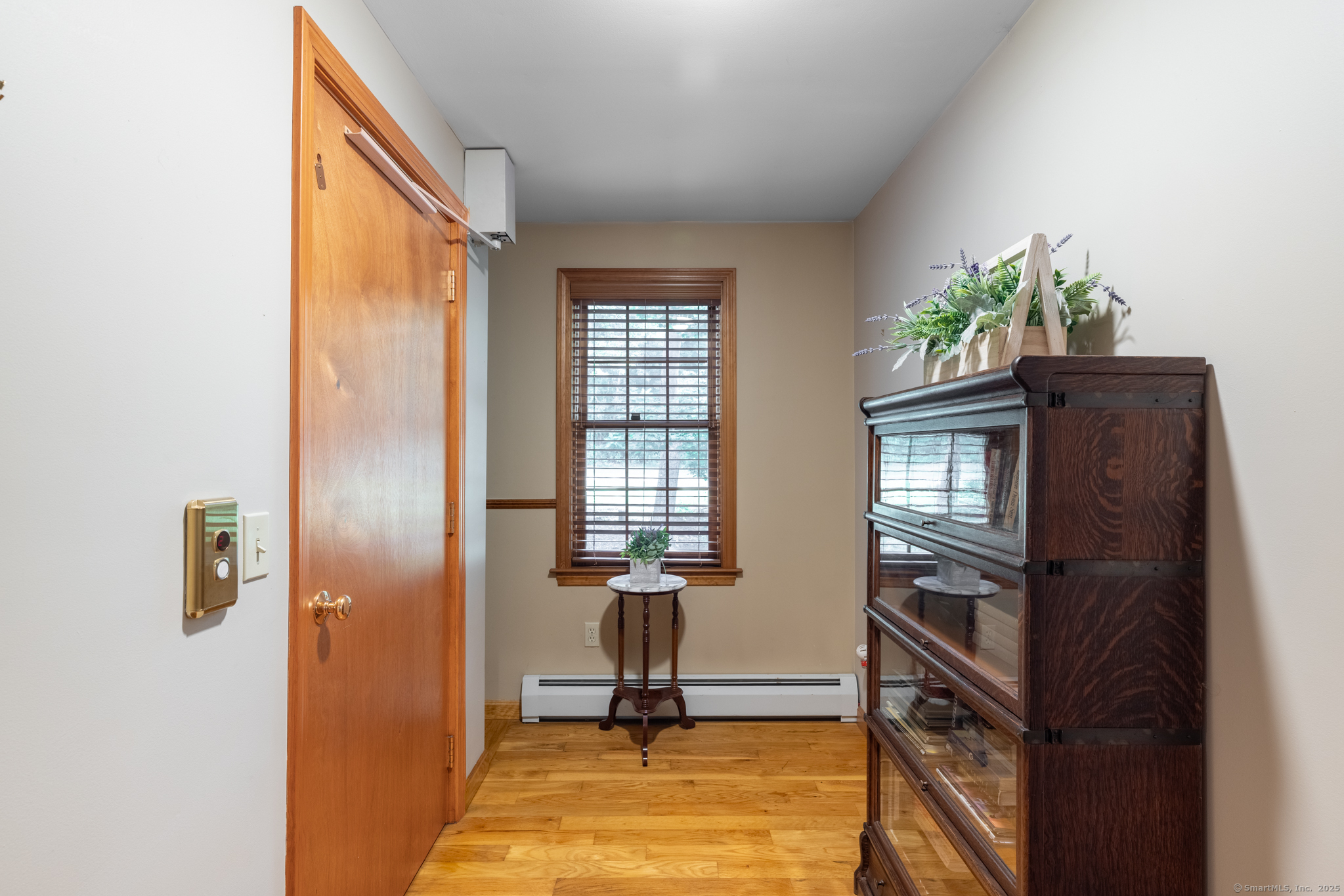 Andover, Connecticut 06232, United States, 5 Bedrooms Bedrooms, ,3 BathroomsBathrooms,Residential,Pending,186236