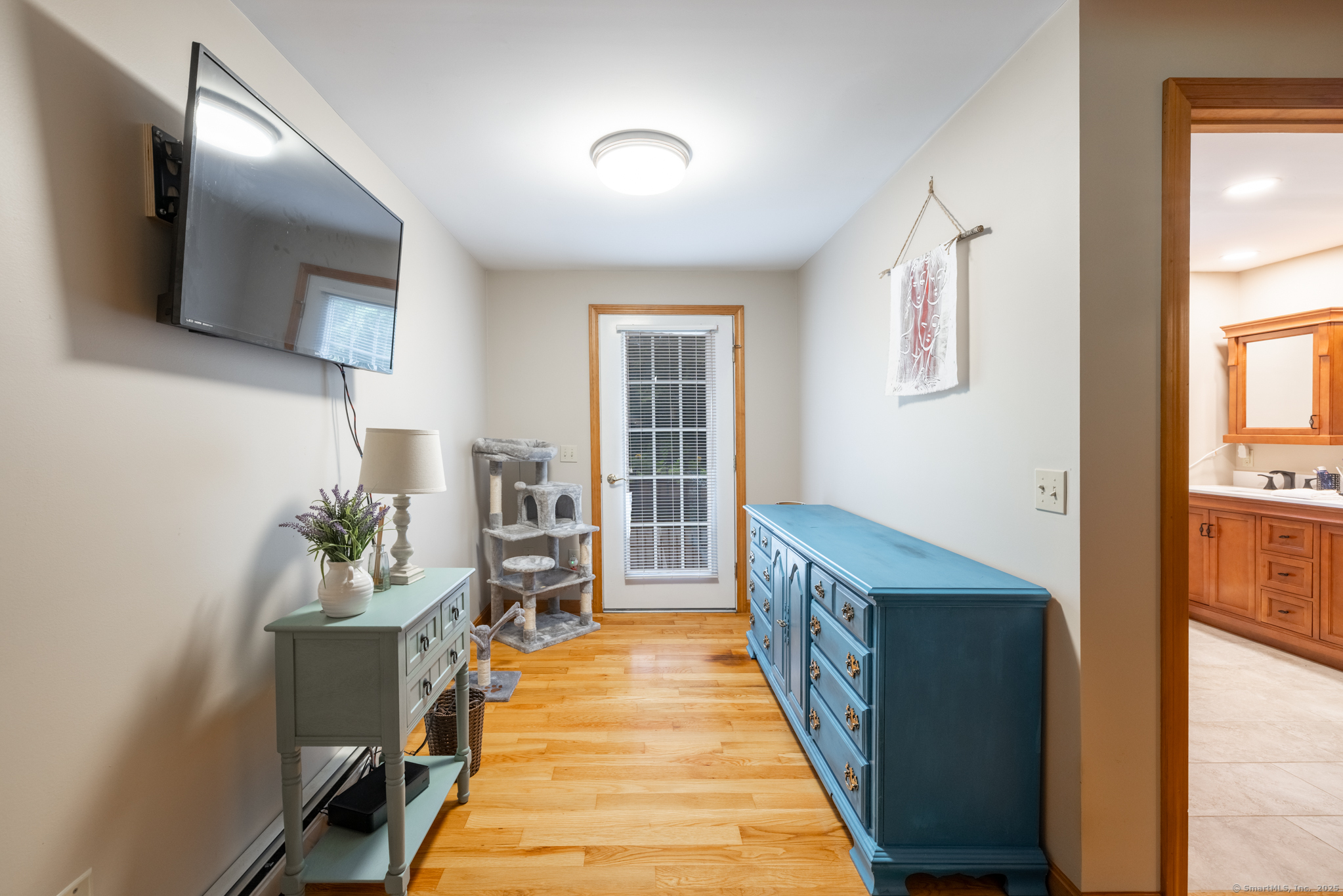 Andover, Connecticut 06232, United States, 5 Bedrooms Bedrooms, ,3 BathroomsBathrooms,Residential,Pending,186236