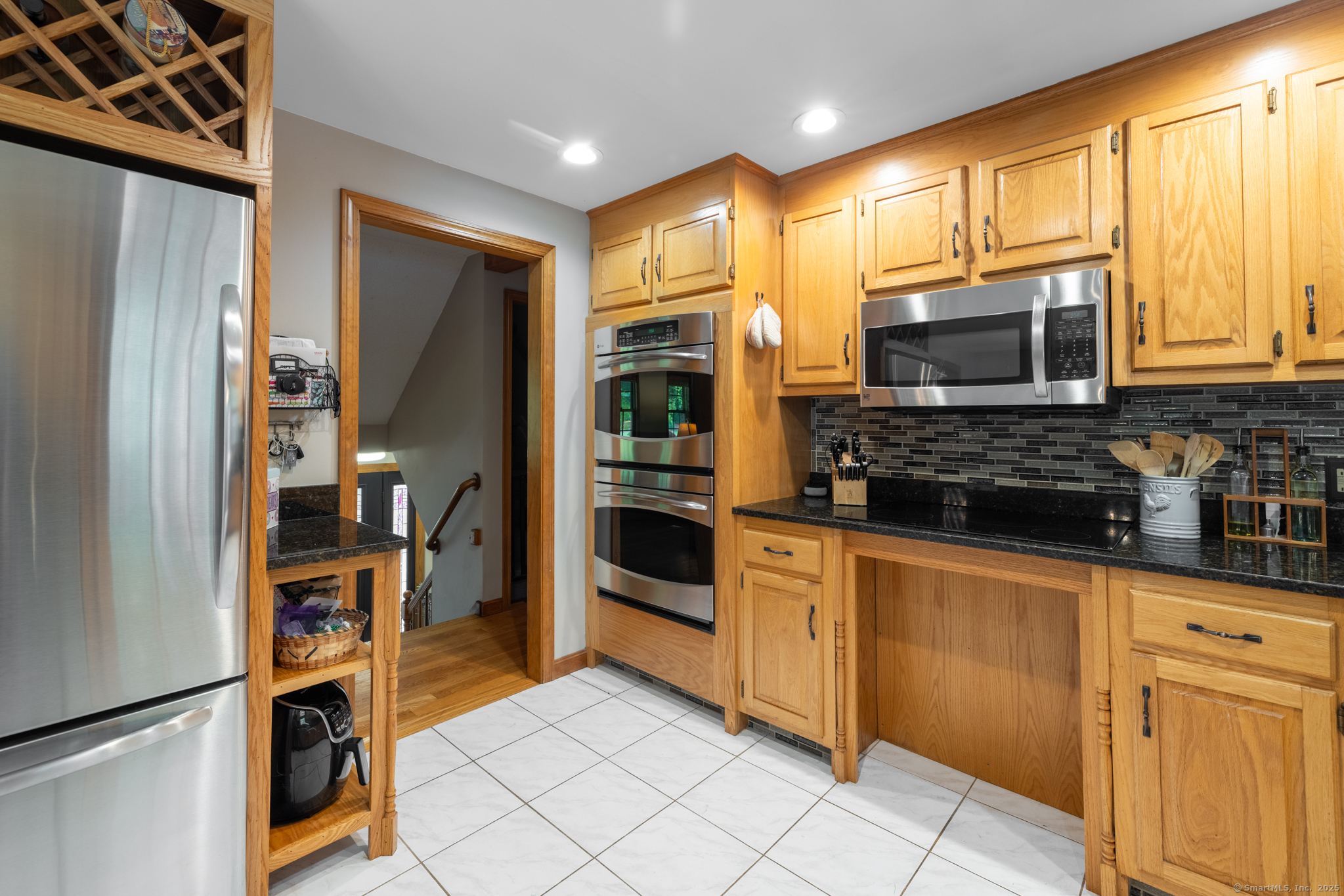 Andover, Connecticut 06232, United States, 5 Bedrooms Bedrooms, ,3 BathroomsBathrooms,Residential,Pending,186236