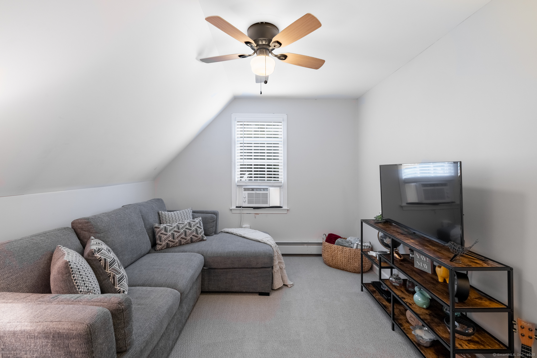 Andover, Connecticut 06232, United States, 5 Bedrooms Bedrooms, ,3 BathroomsBathrooms,Residential,Pending,186236