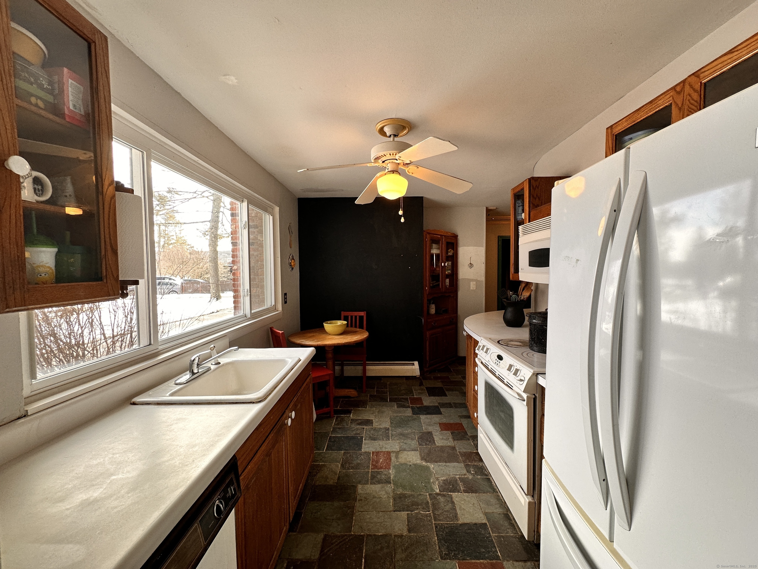 264 Lyman Road #APT 3-3, Wolcott, Connecticut image 6
