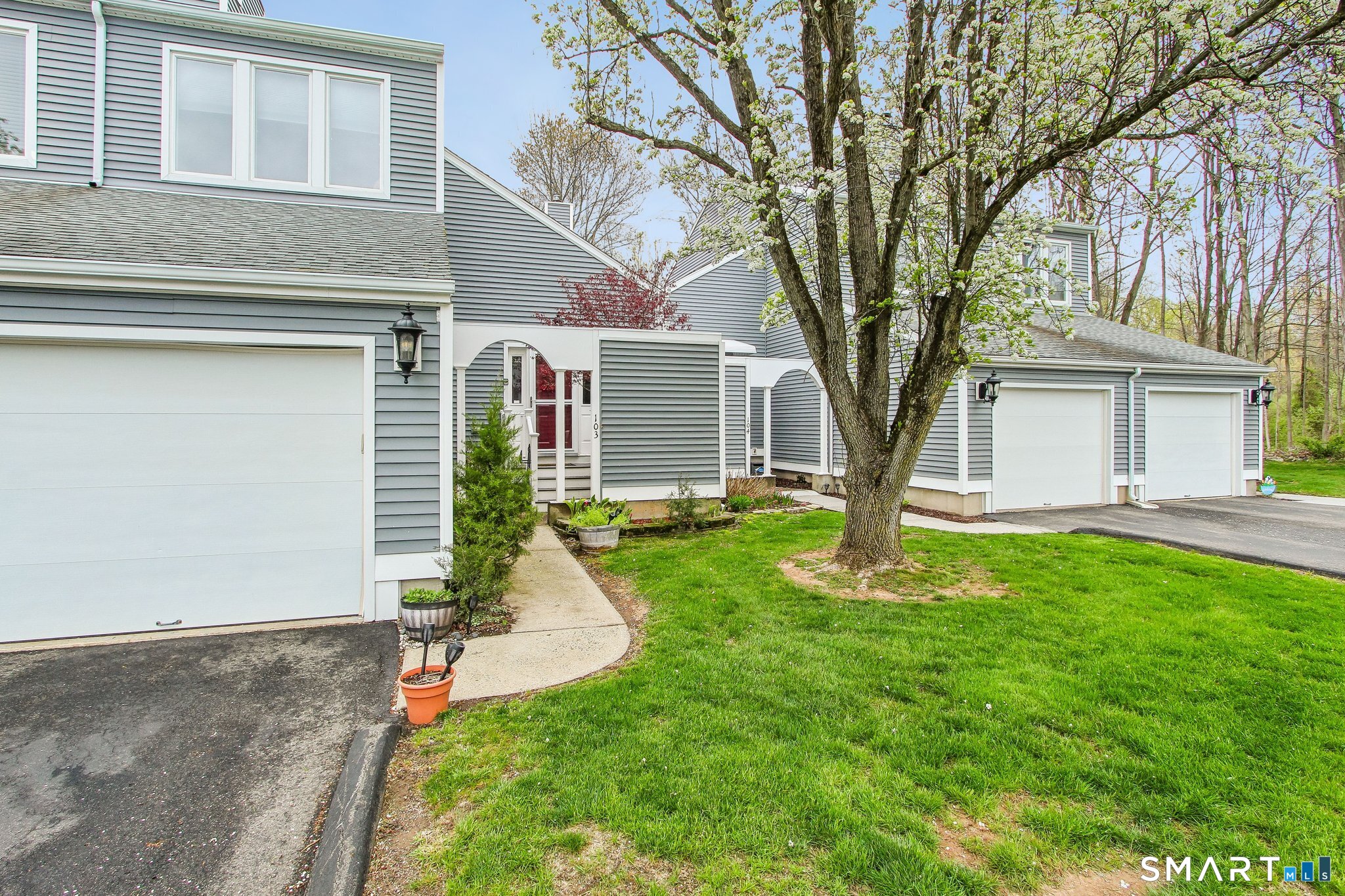 60 Clintonville Road 103
