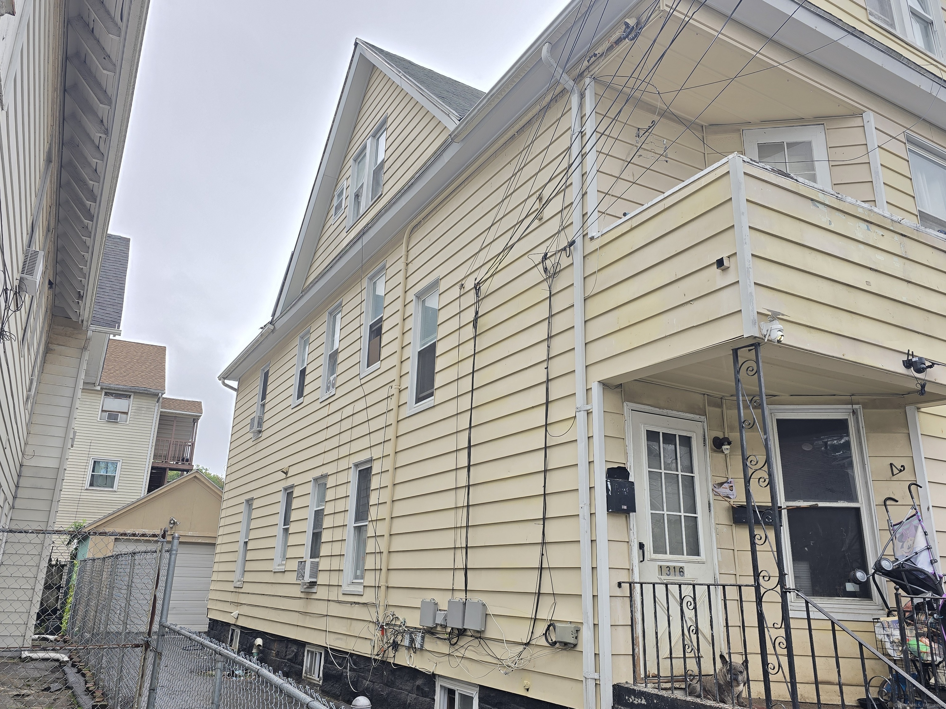 Bridgeport, Connecticut 06608, United States, 10 Bedrooms Bedrooms, ,4 BathroomsBathrooms,Residential,Active,216470