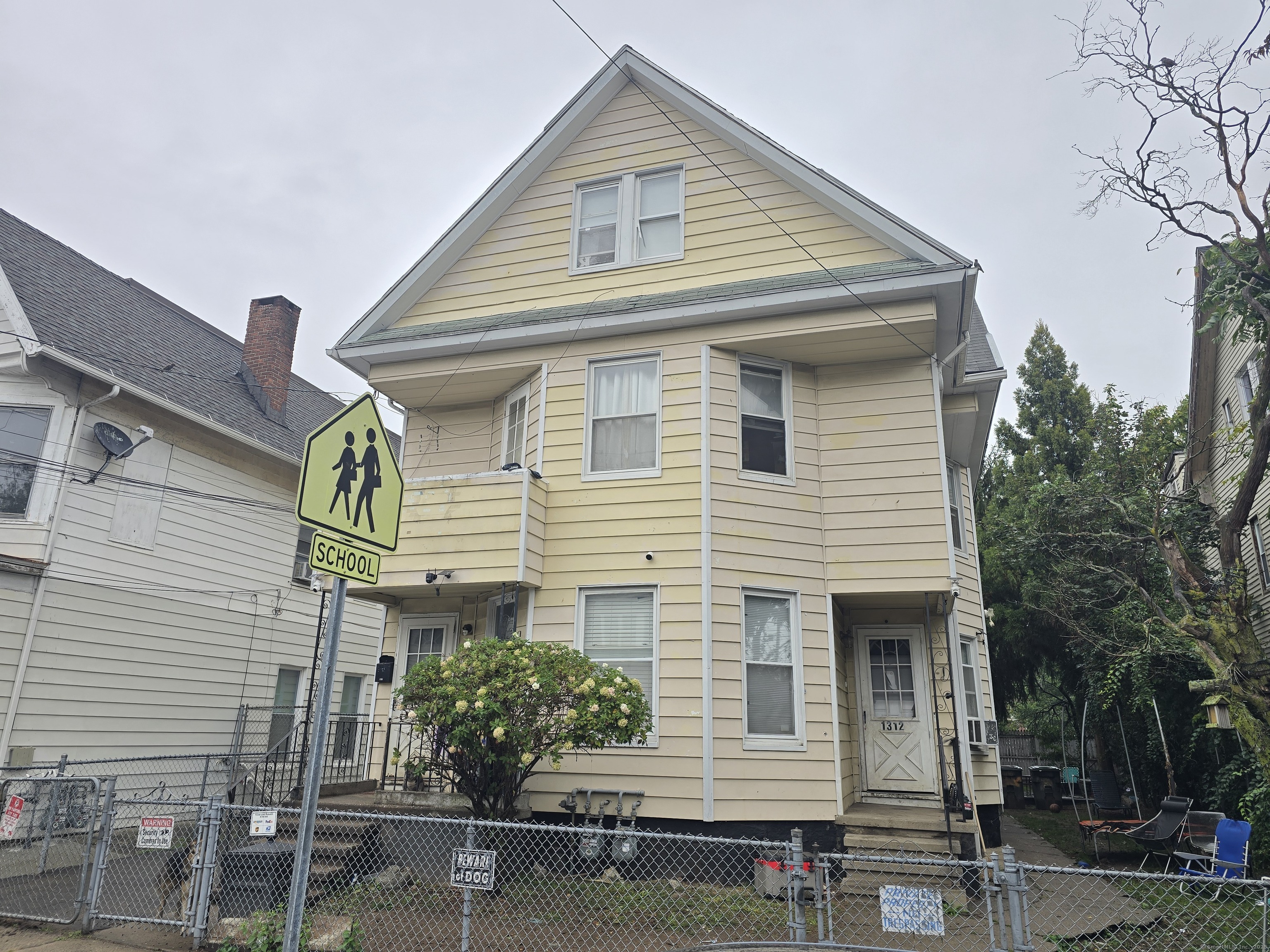 Bridgeport, Connecticut 06608, United States, 10 Bedrooms Bedrooms, ,4 BathroomsBathrooms,Residential,Active,216470