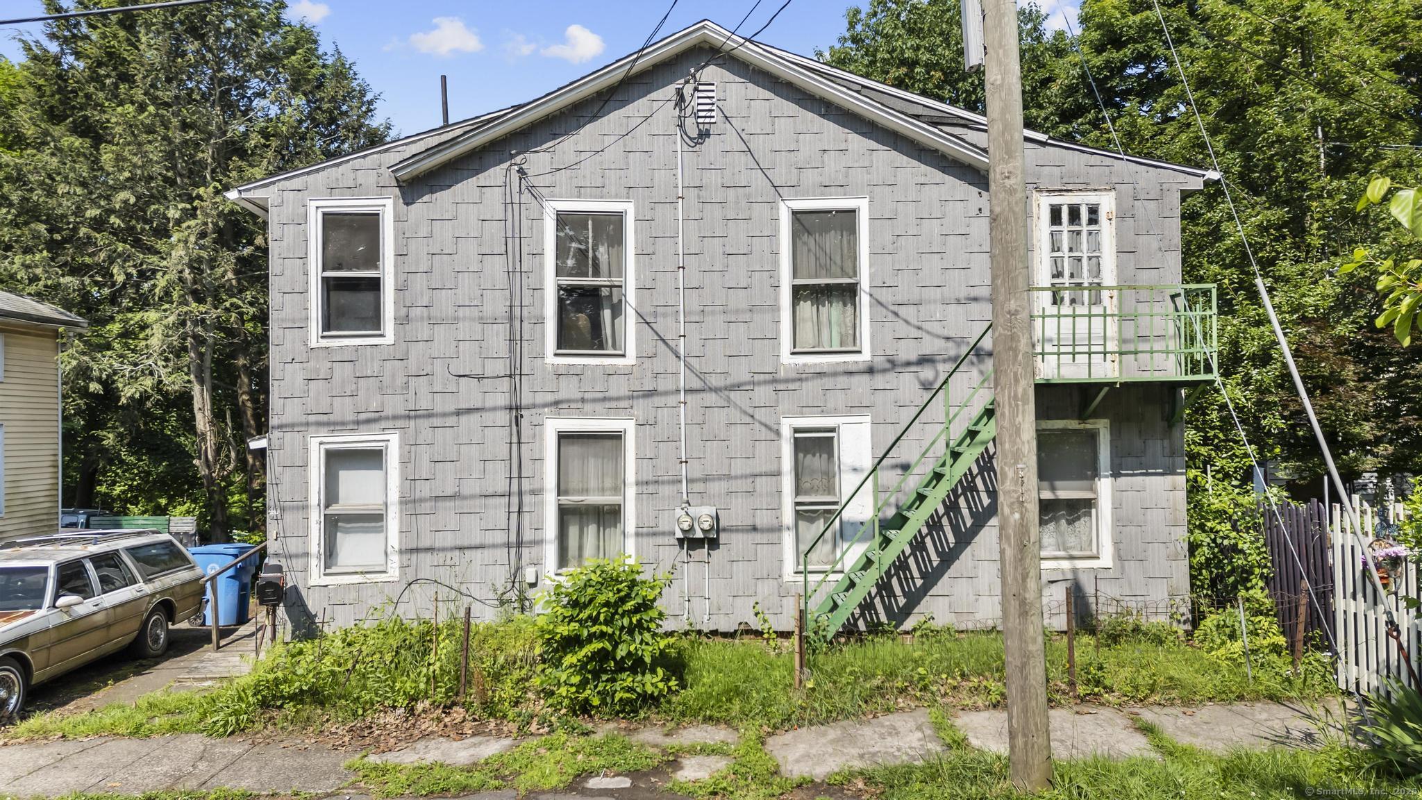 Property for Sale at Gilbert Street, New Britain, Connecticut - Bedrooms: 4 
Bathrooms: 2 
Rooms: 8  - $209,900