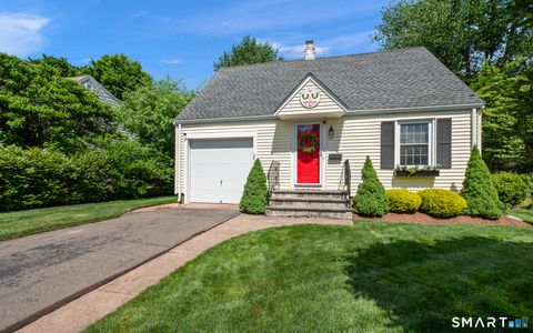 Photo of 37 Kensington Street, Manchester, CT 06040 (MLS # 24186462)