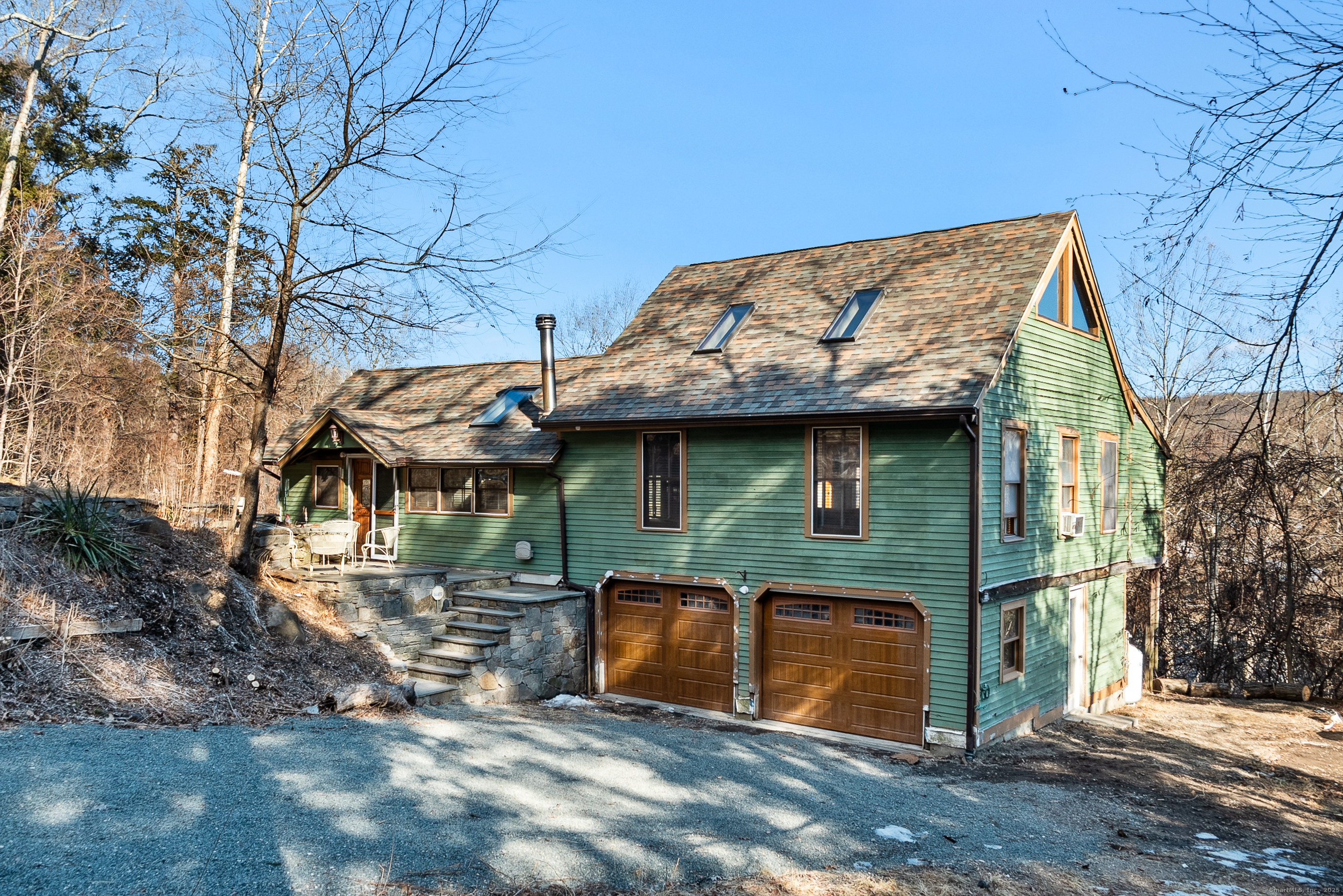 Flood Bridge Road, Southbury, Connecticut - 1 Bedrooms  
1 Bathrooms  
3 Rooms - 