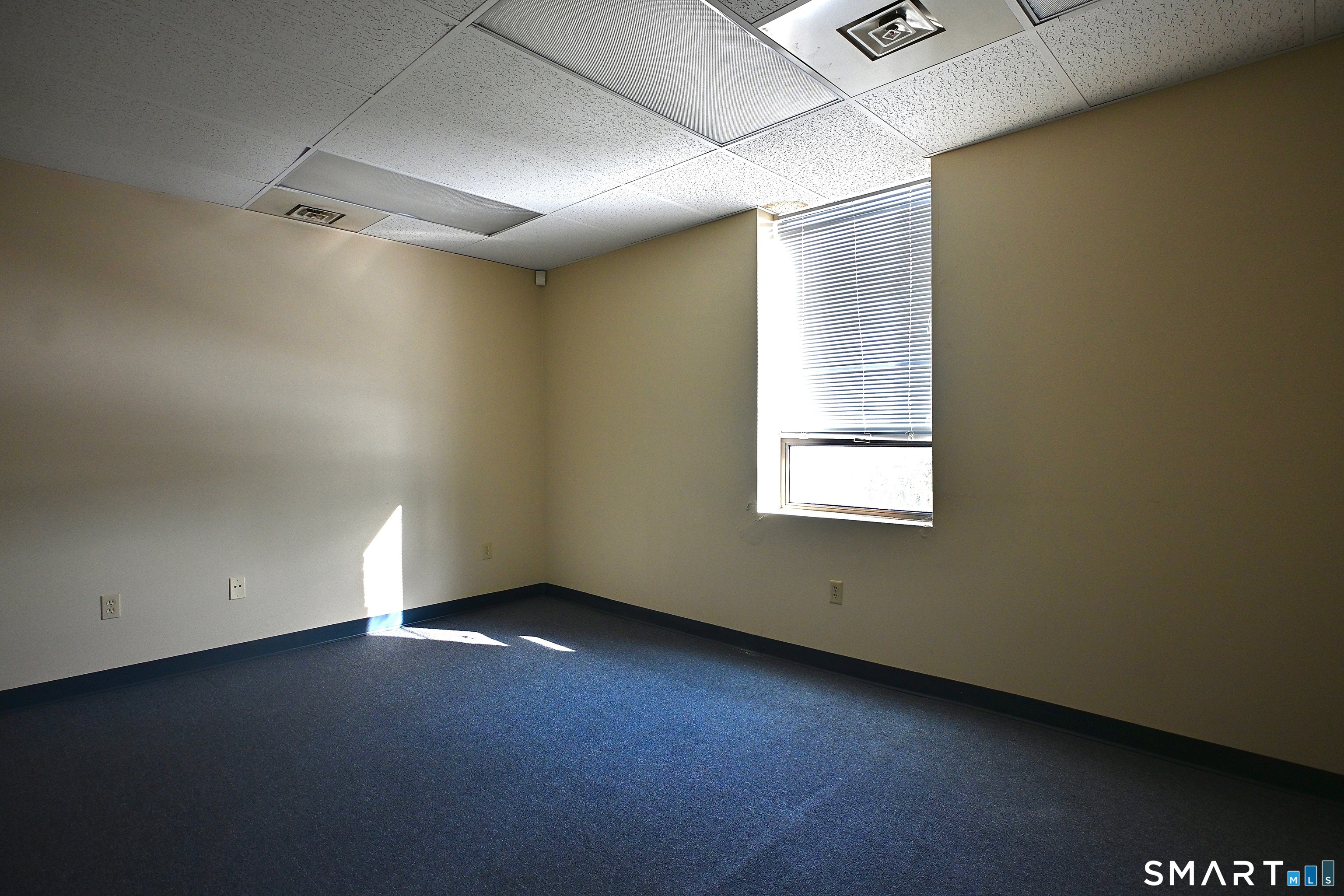 1100 Kings Highway East