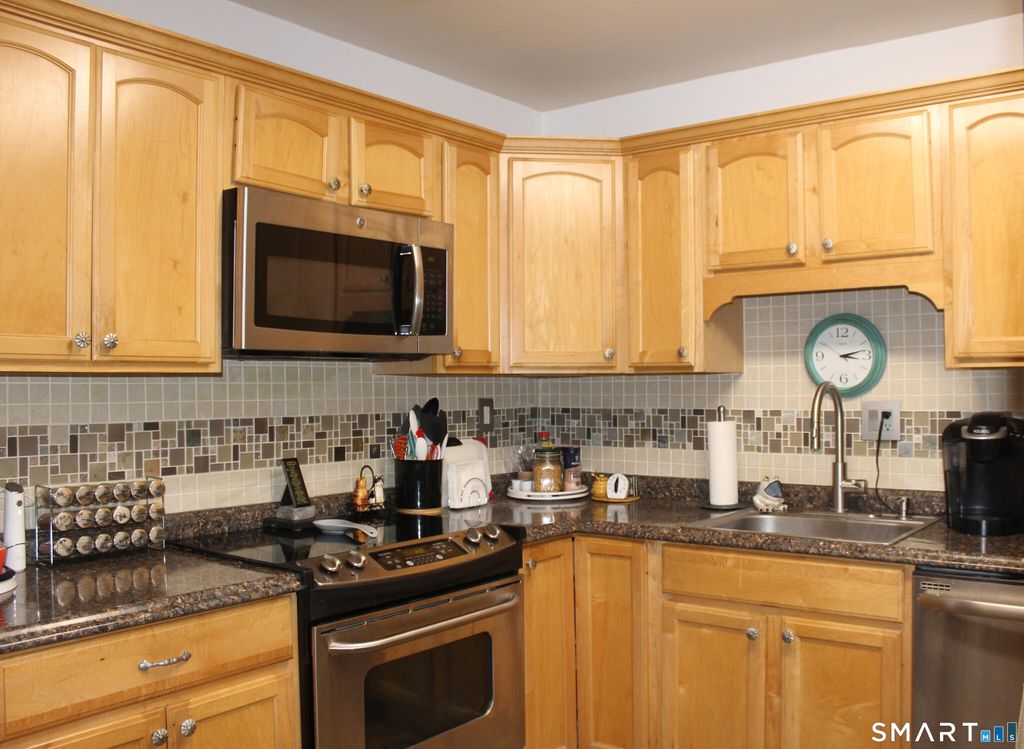 Photo of 1101 Cromwell Hills Drive #1101, Cromwell, CT 06416 (MLS # 24171556)