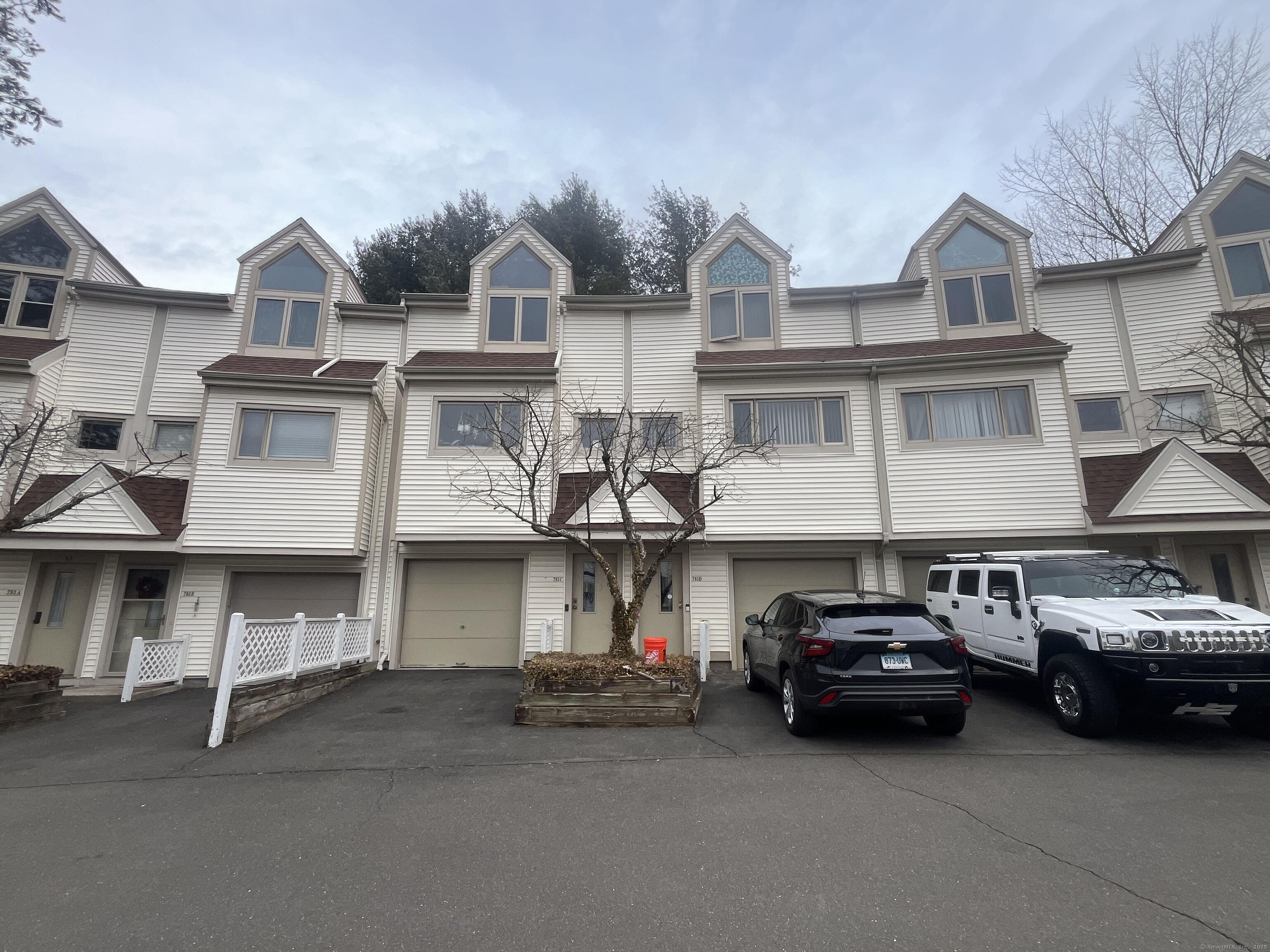 793 W Main Street #APT D, Meriden, Connecticut image 2