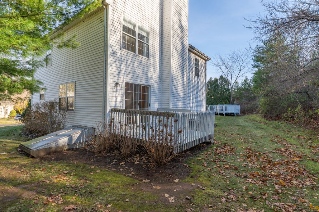 Photo of 20 Lakeview Drive #20, Branford, CT 06405 (MLS # 24143406)