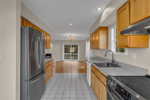 Tiny photo for 20 Lakeview Drive #20, Branford, CT 06405 (MLS # 24143406)