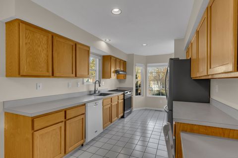 Tiny photo for 20 Lakeview Drive #20, Branford, CT 06405 (MLS # 24143406)