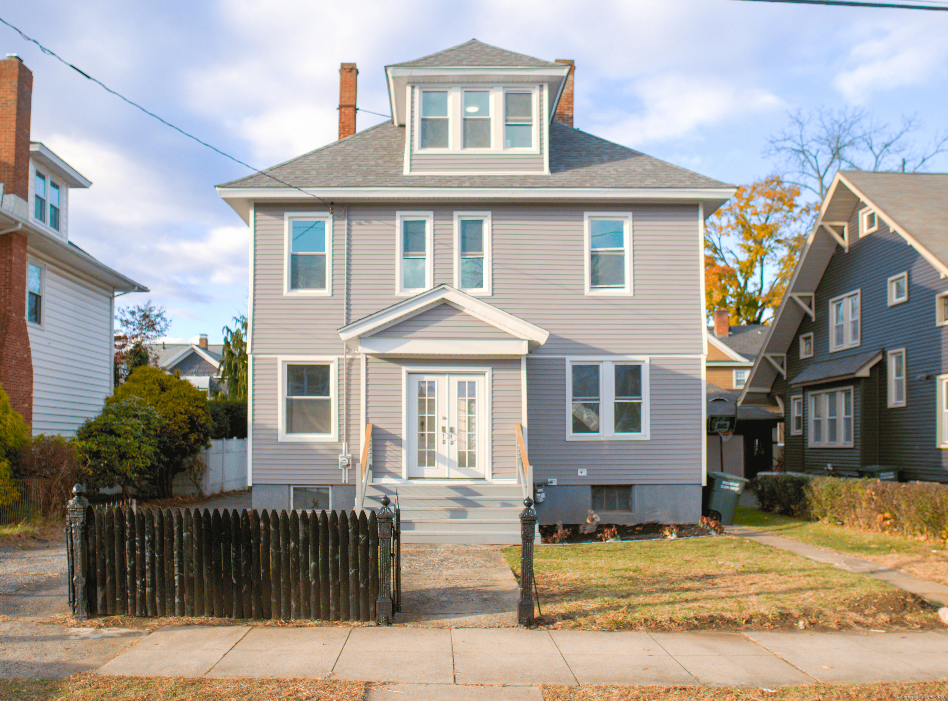 Wentworth Street, Bridgeport, Connecticut - 4 Bedrooms  
2 Bathrooms  
7 Rooms - 
