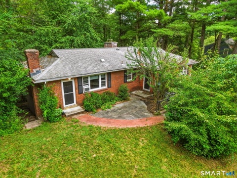Photo of 8 Washington Circle, Farmington, CT 06085 (MLS # 24186826)