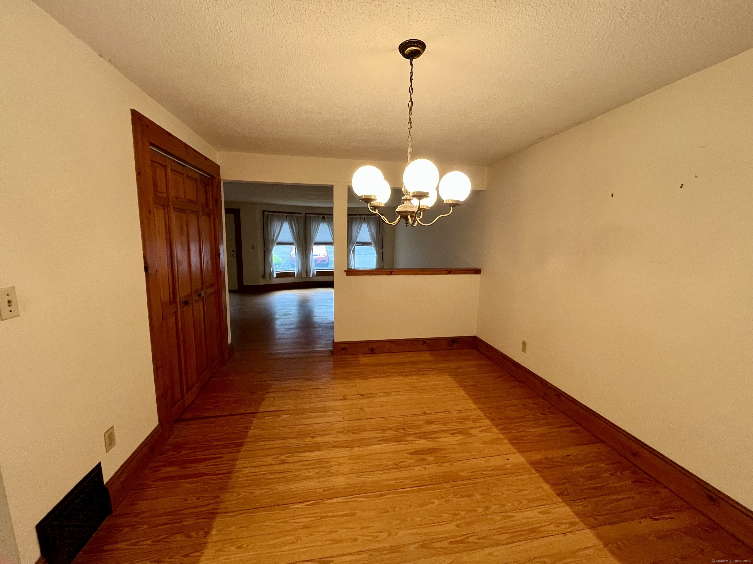 391 Adams Street #APT 13, Manchester, Connecticut image 3