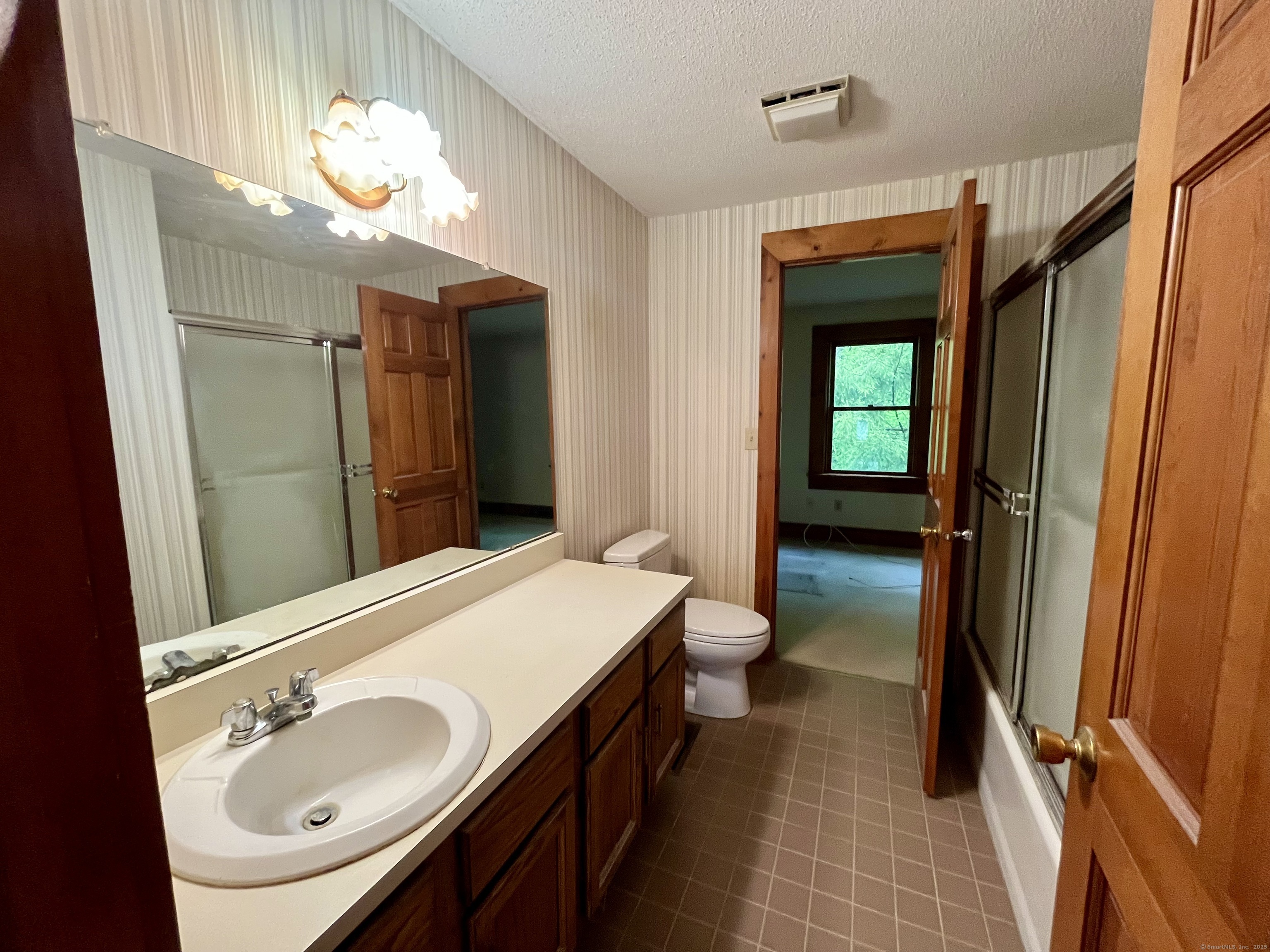 391 Adams Street #APT 13, Manchester, Connecticut image 7