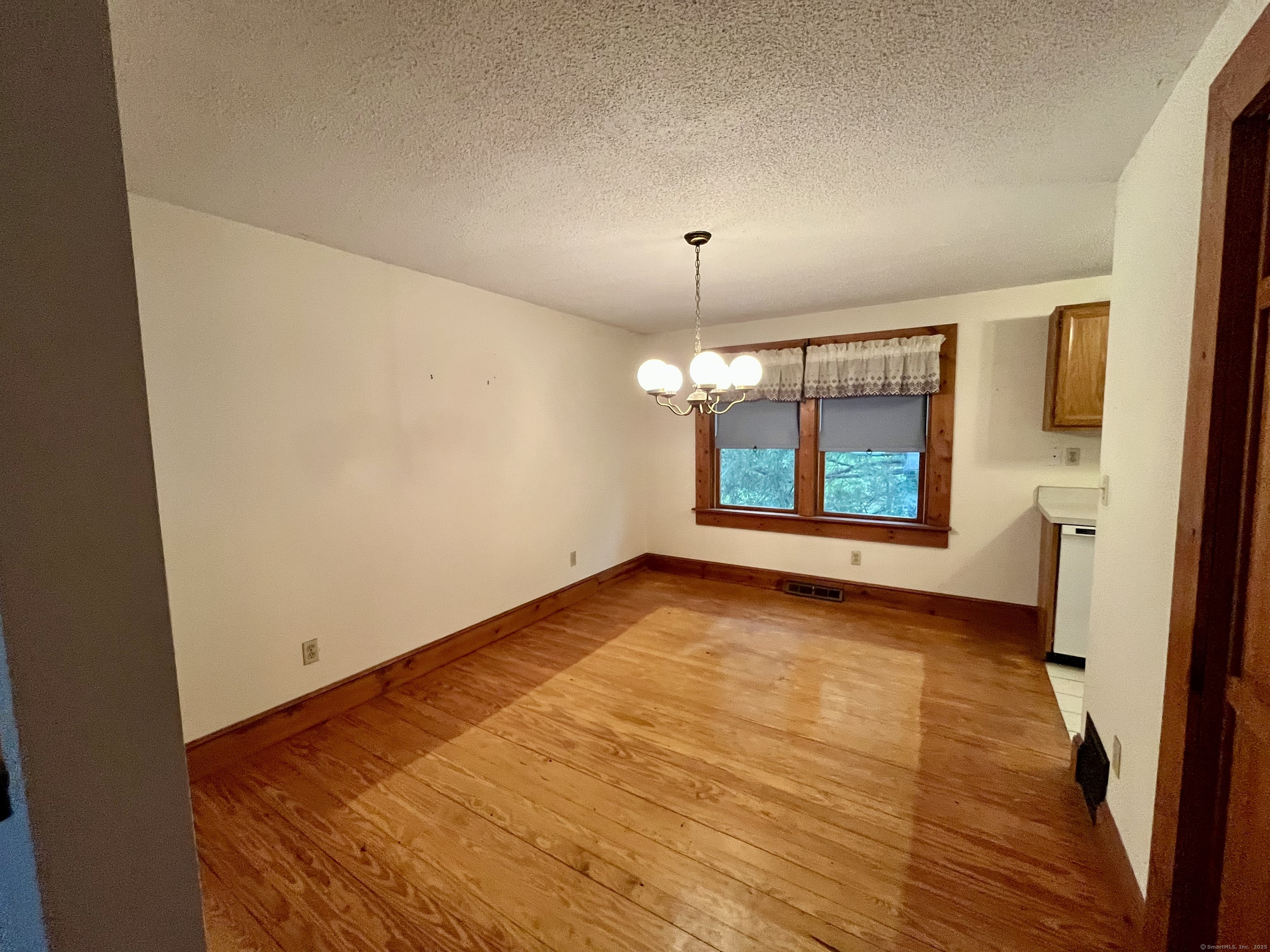 391 Adams Street #APT 13, Manchester, Connecticut image 4
