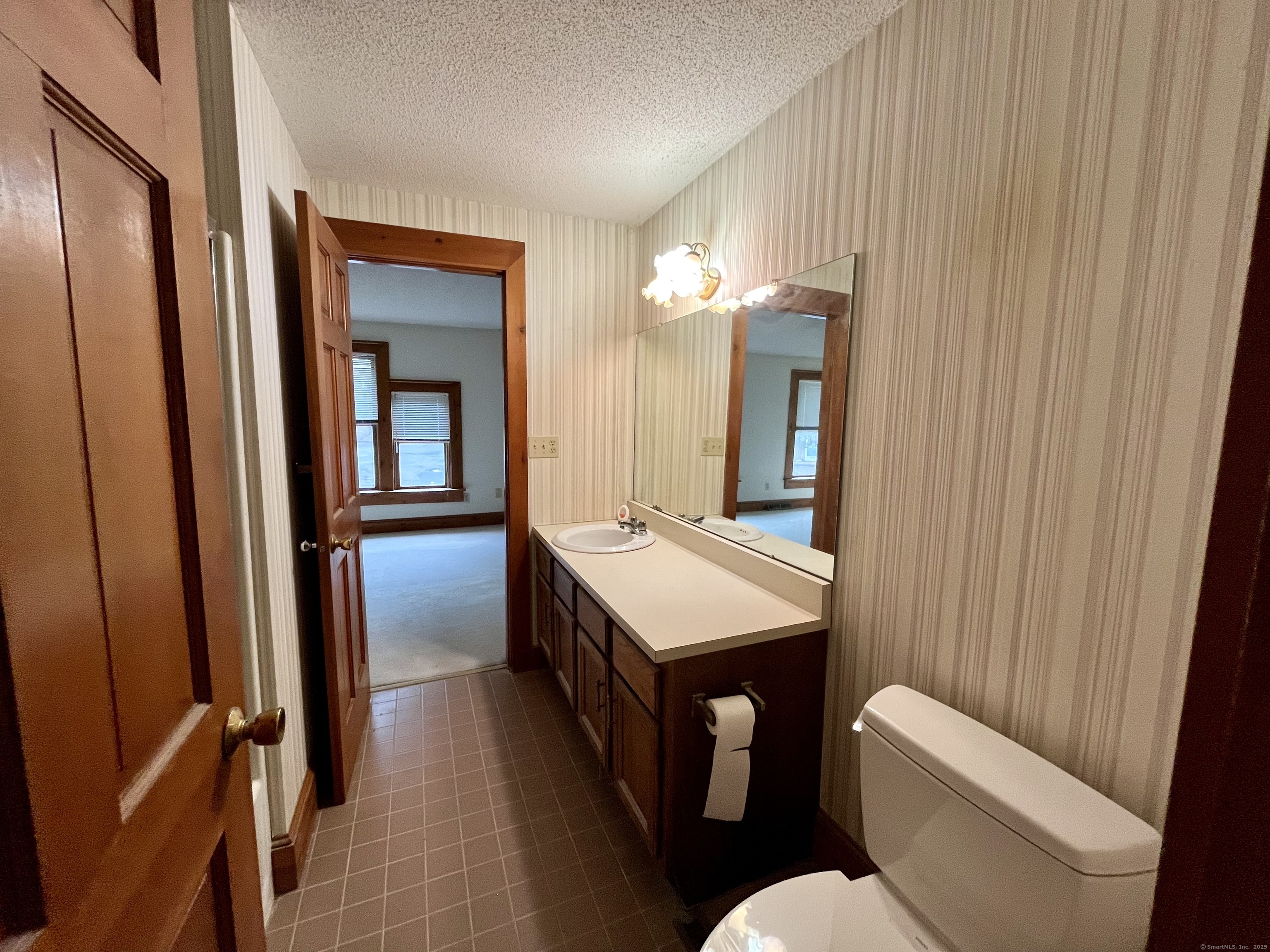 391 Adams Street #APT 13, Manchester, Connecticut image 8