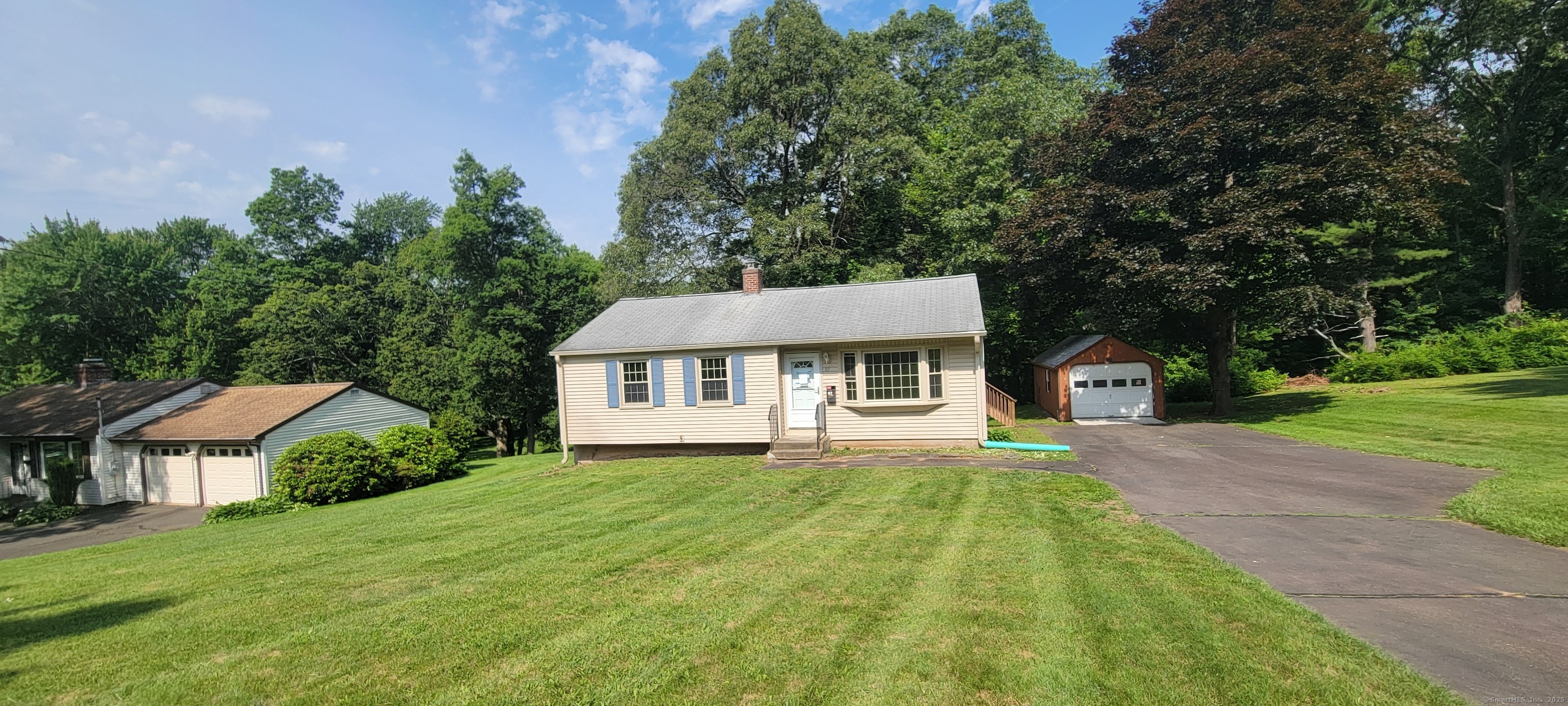 Property for Sale at Range Hill Drive, Vernon, Connecticut - Bedrooms: 3 
Bathrooms: 1 
Rooms: 5  - $269,900