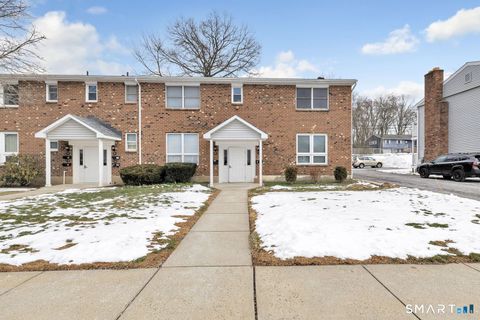 Photo of 56 Carriage Path S #56, Milford, CT 06460 (MLS # 24146841)