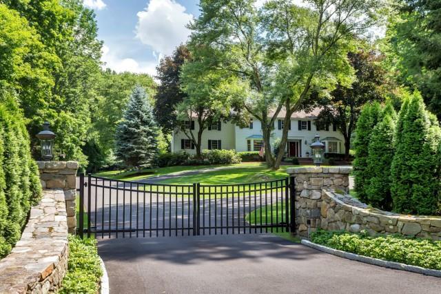 Photo 1 of 587 Silvermine Road, New Canaan, Connecticut, $2,095,000, Web #: 99073729