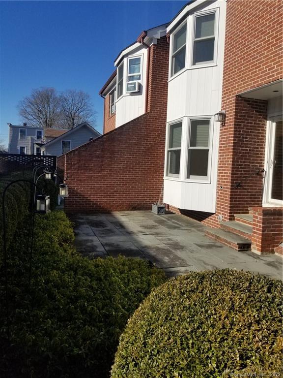 Photo 1 of 56 Sherwood Place 7, Greenwich, Connecticut, $4,100, Web #: 170273805