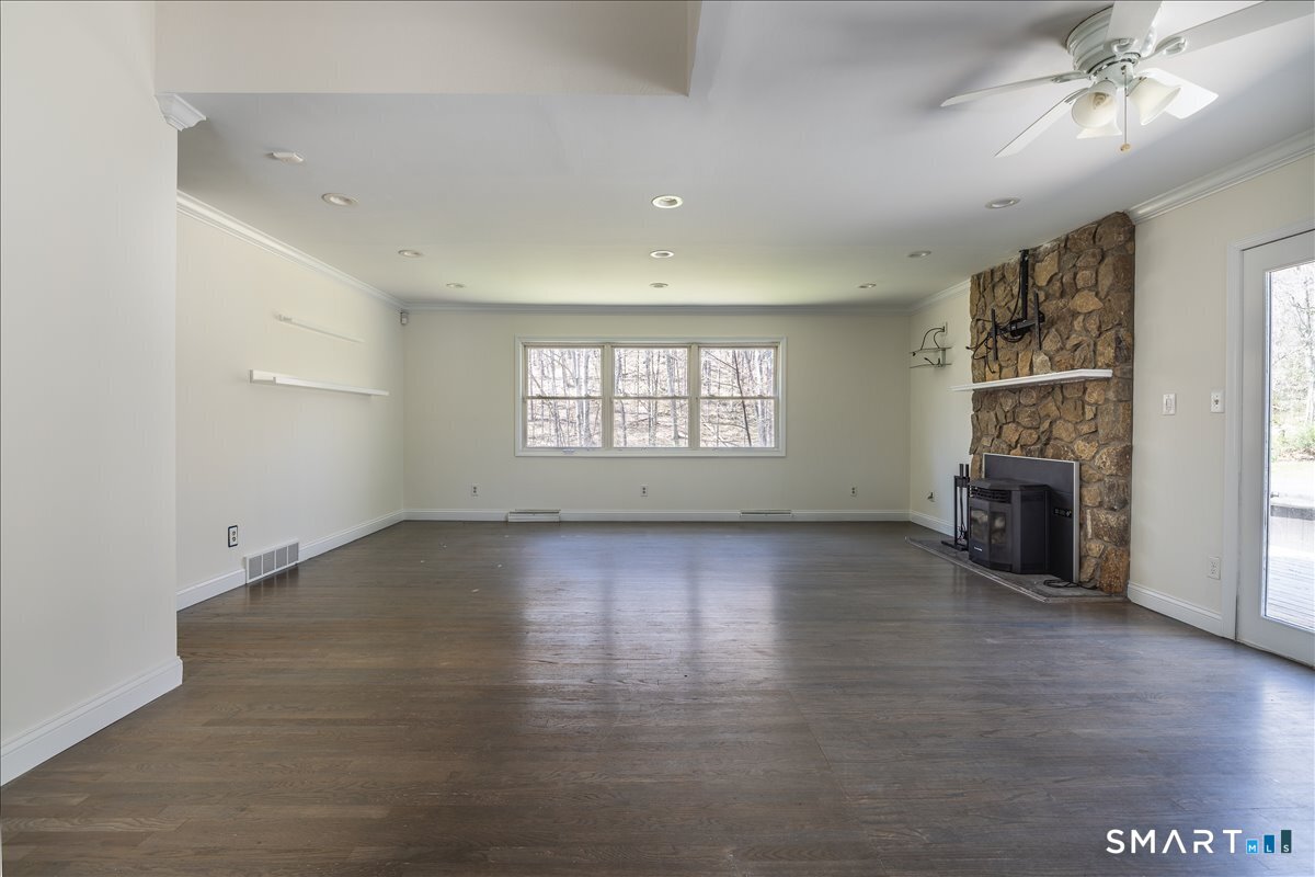 370 Quaker Farms Road