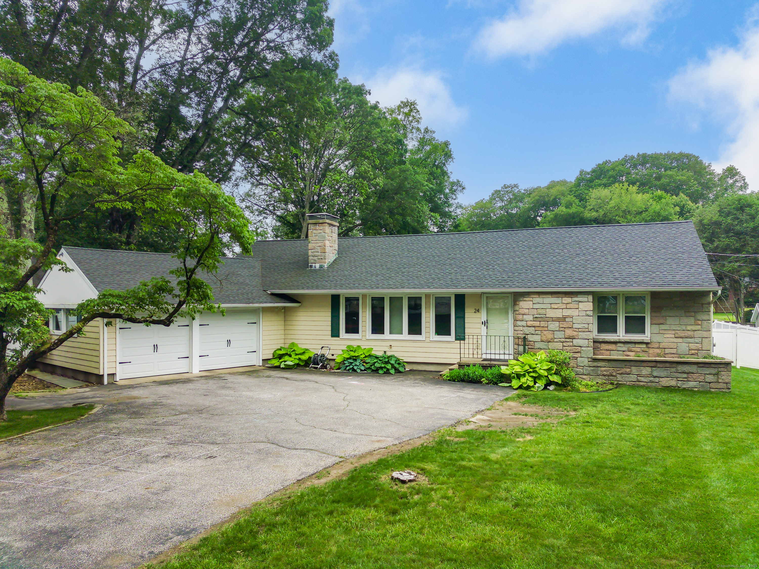 Property for Sale at Allen Road, Norwalk, Connecticut - Bedrooms: 3 
Bathrooms: 2 
Rooms: 6  - $850,000