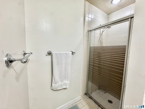 Tiny photo for 18 Harbour Close, New Haven, CT 06519 (MLS # 24196808)
