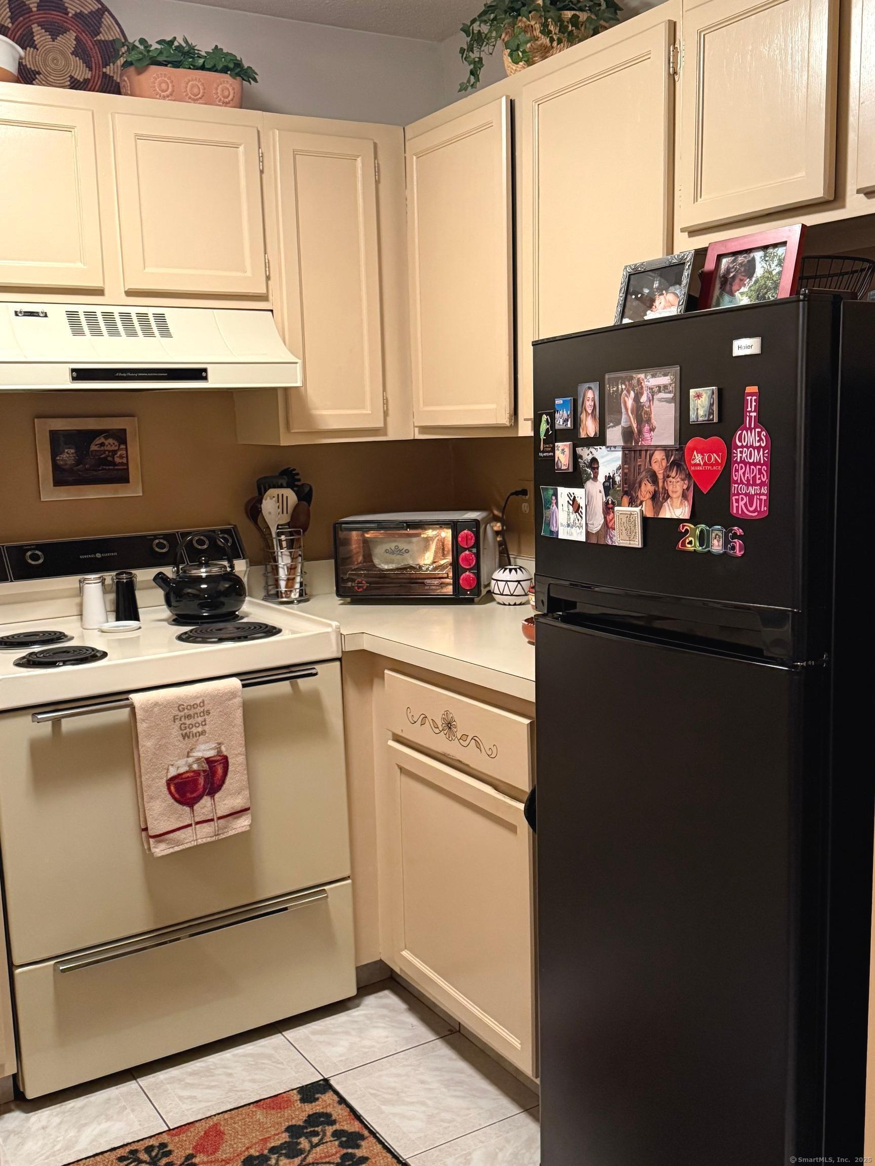 279 Redstone Hill Road #APT 49, Bristol, Connecticut image 13