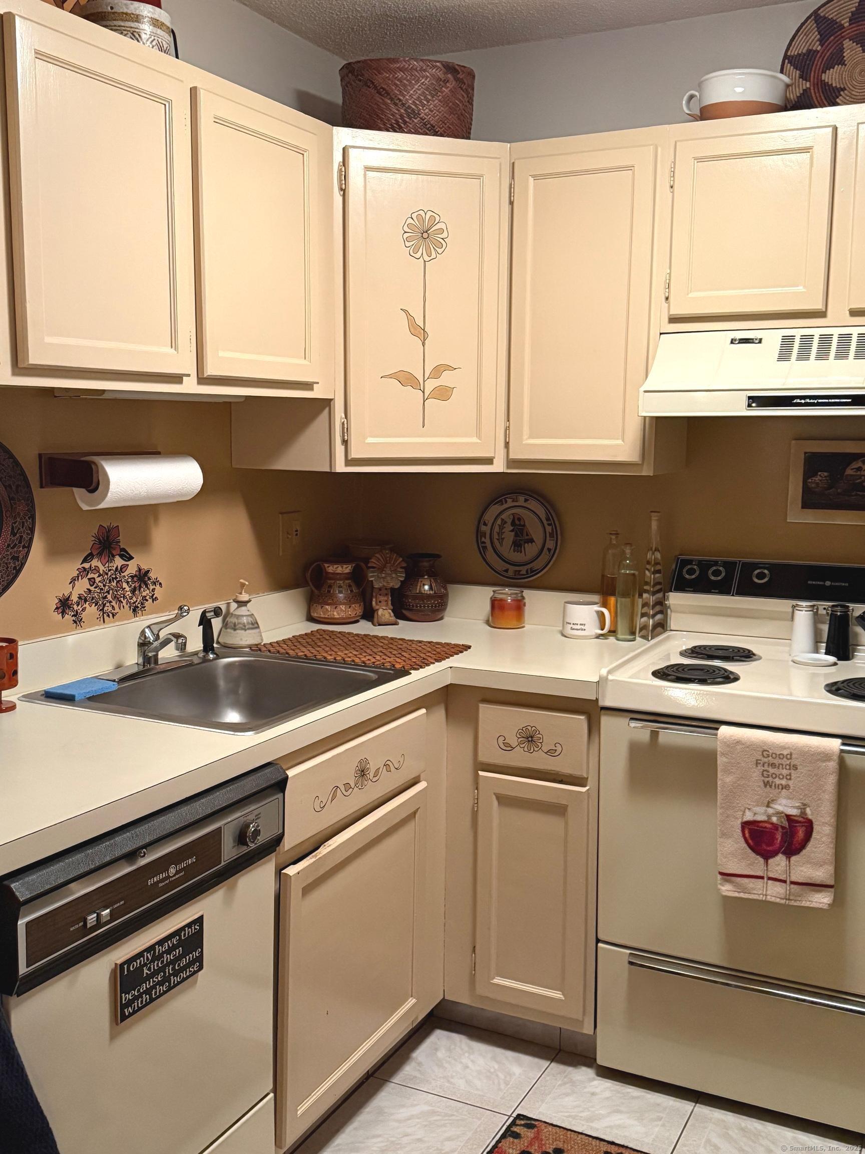 279 Redstone Hill Road #APT 49, Bristol, Connecticut image 14