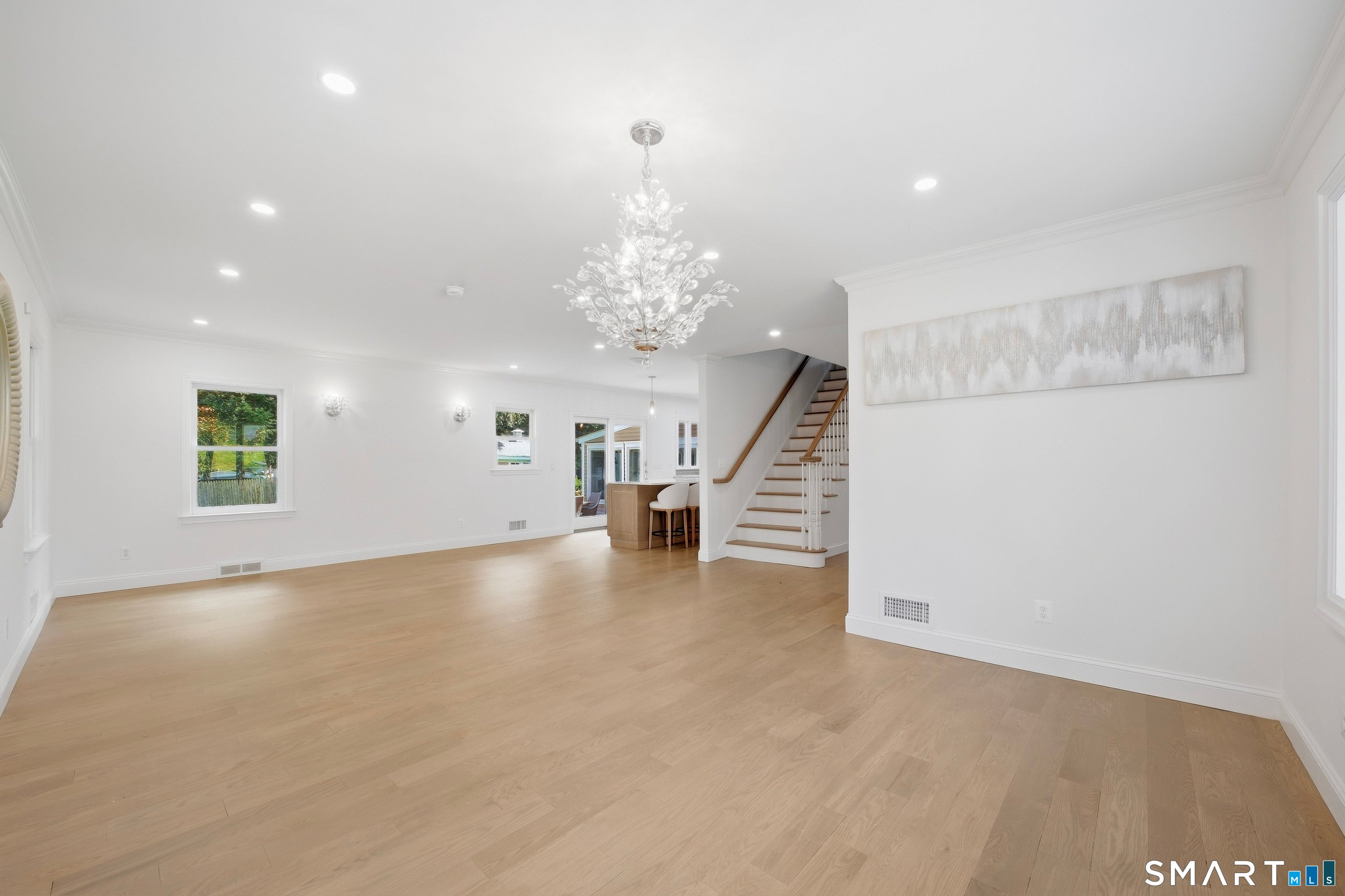 97 Meadowpark Avenue North
