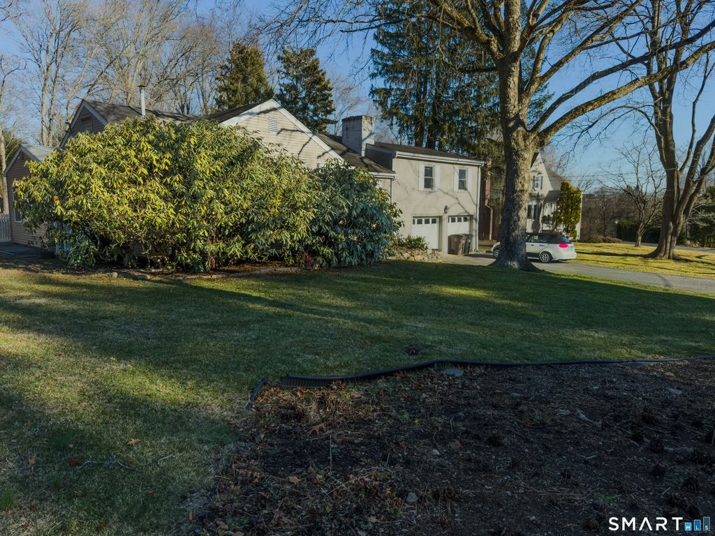 Photo of 124 Wyndover Lane, Stamford, CT 06902 (MLS # 24145883)